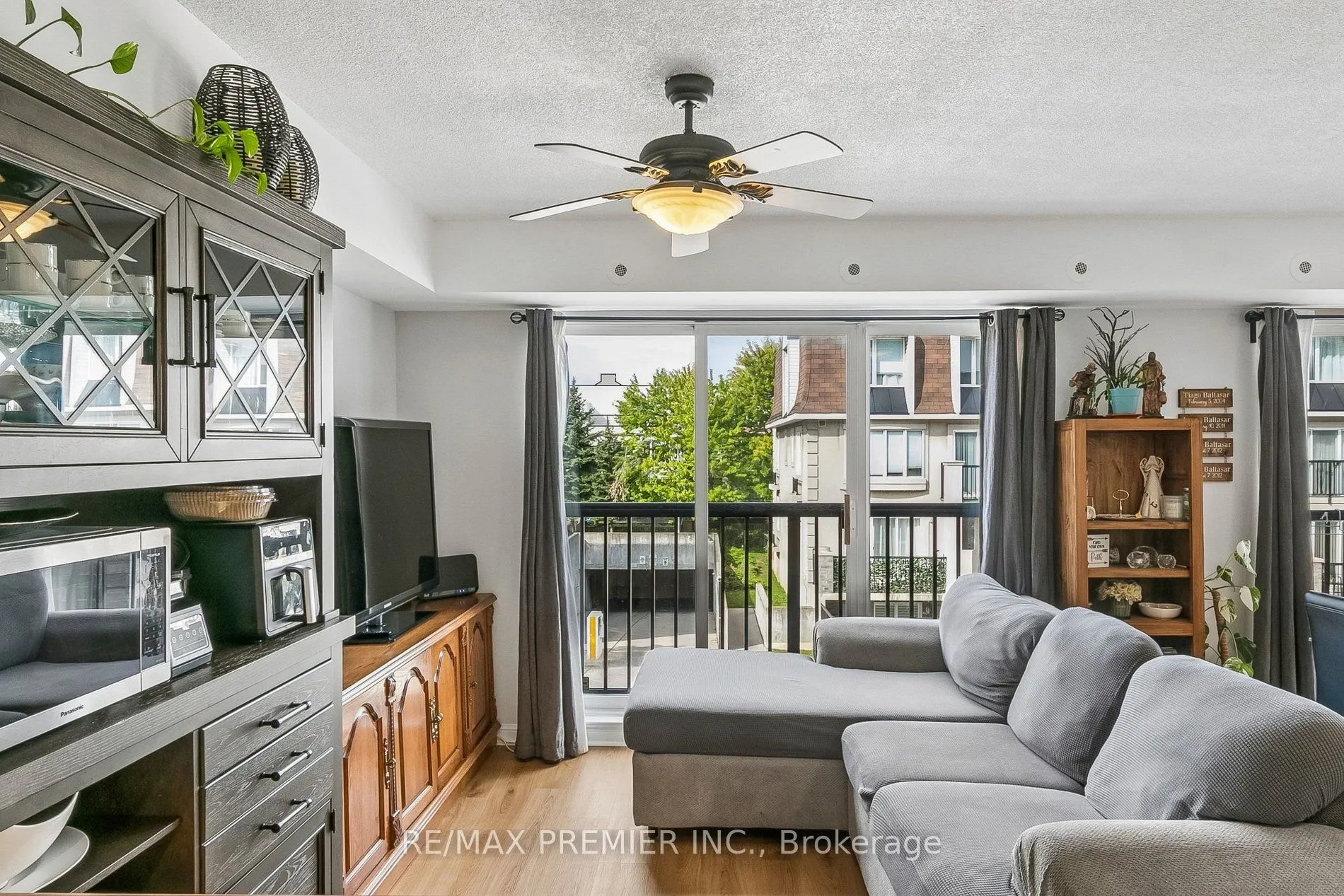 105 George Appleton Way #2152