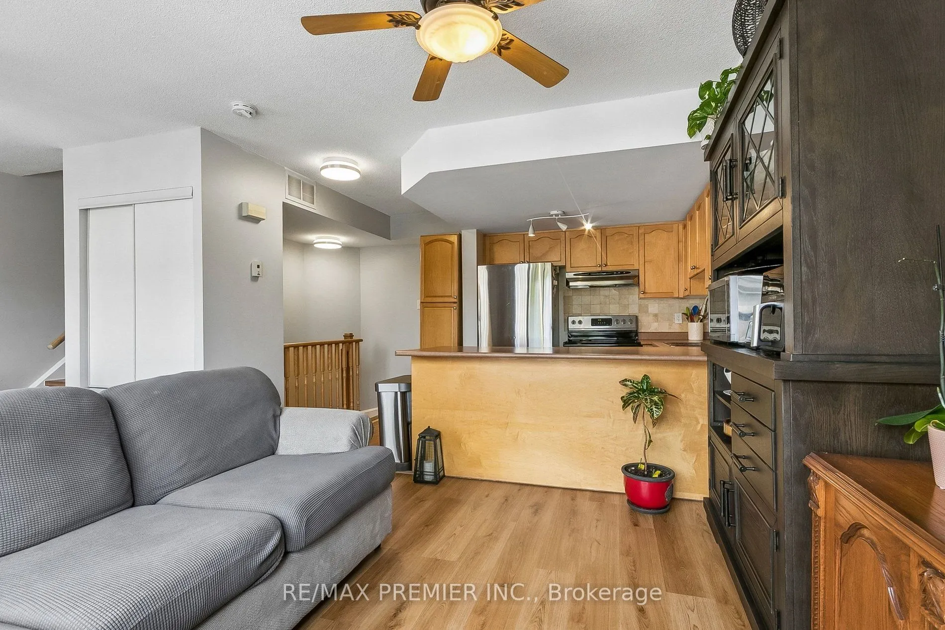 105 George Appleton Way #2152