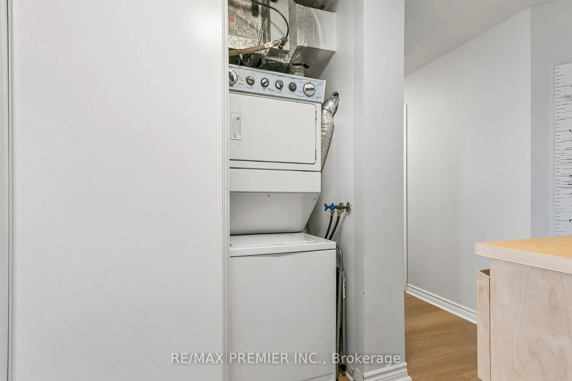 105 George Appleton Way #2152