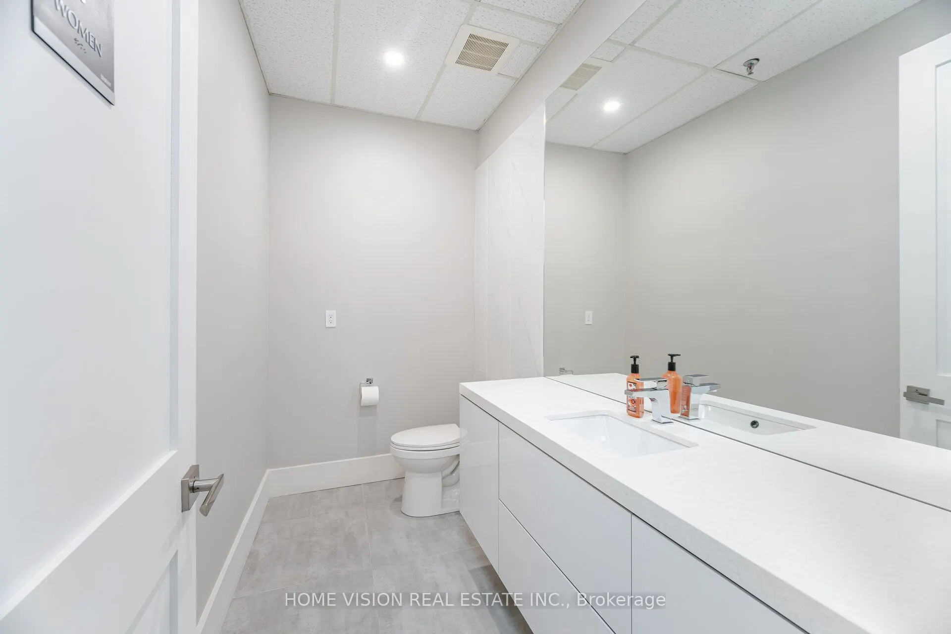 315 Traders Boulevard E #11