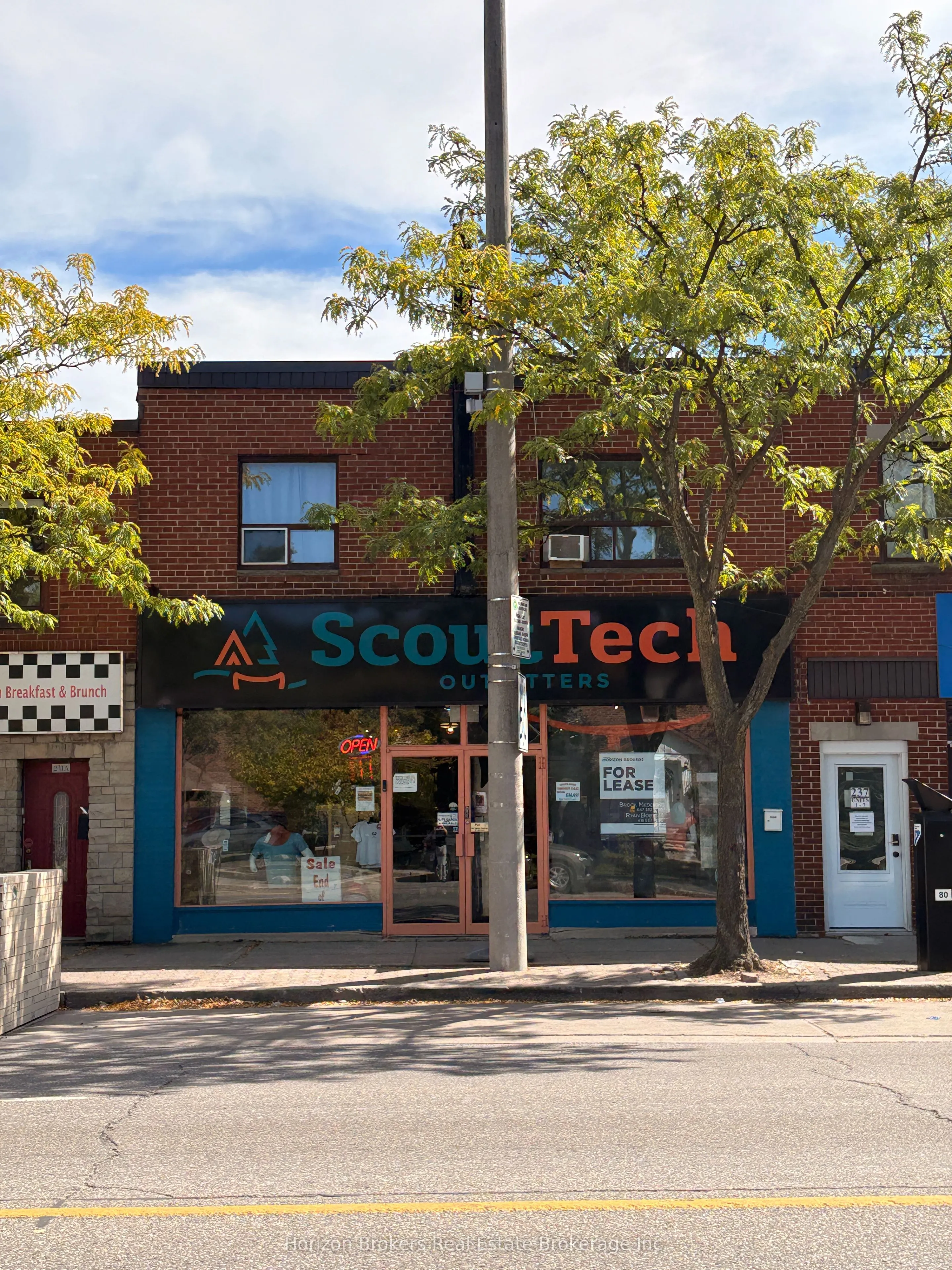 239 Lakeshore Road E