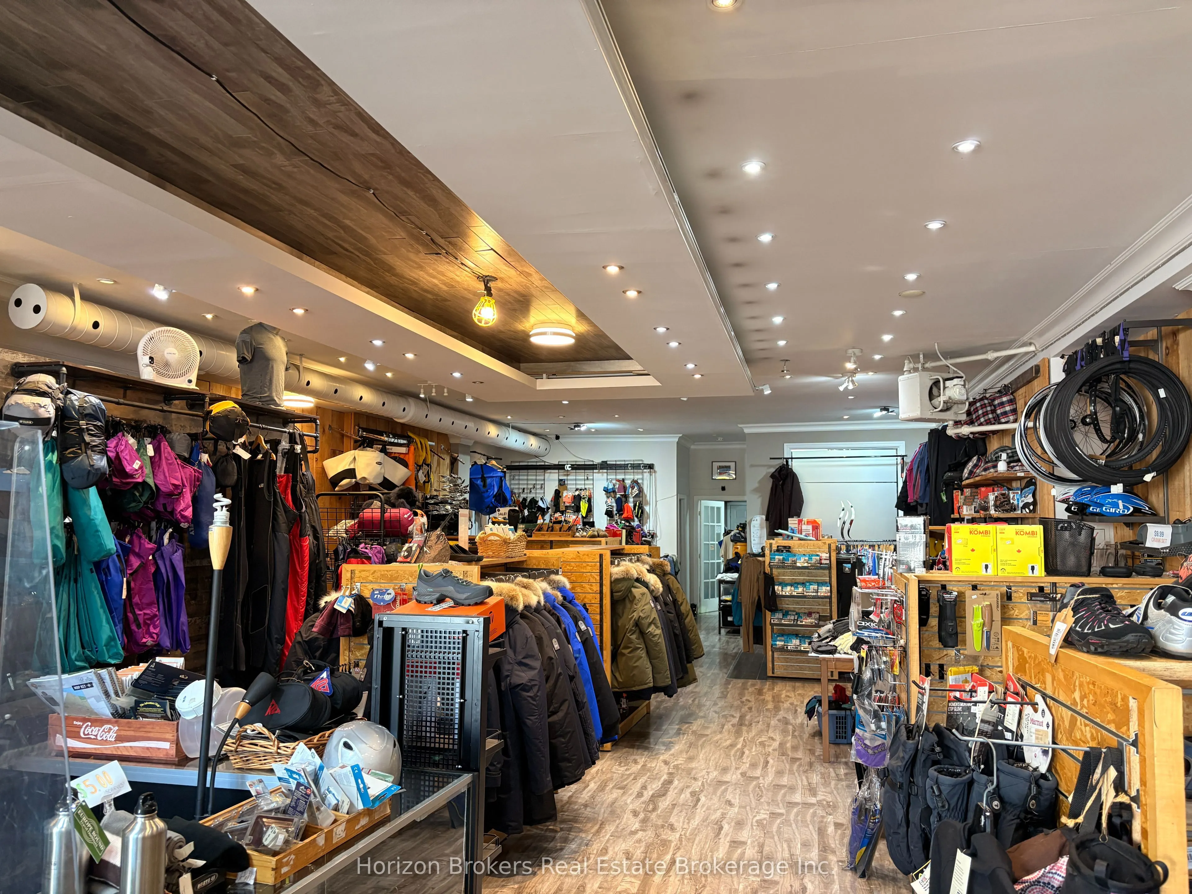 239 Lakeshore Road E