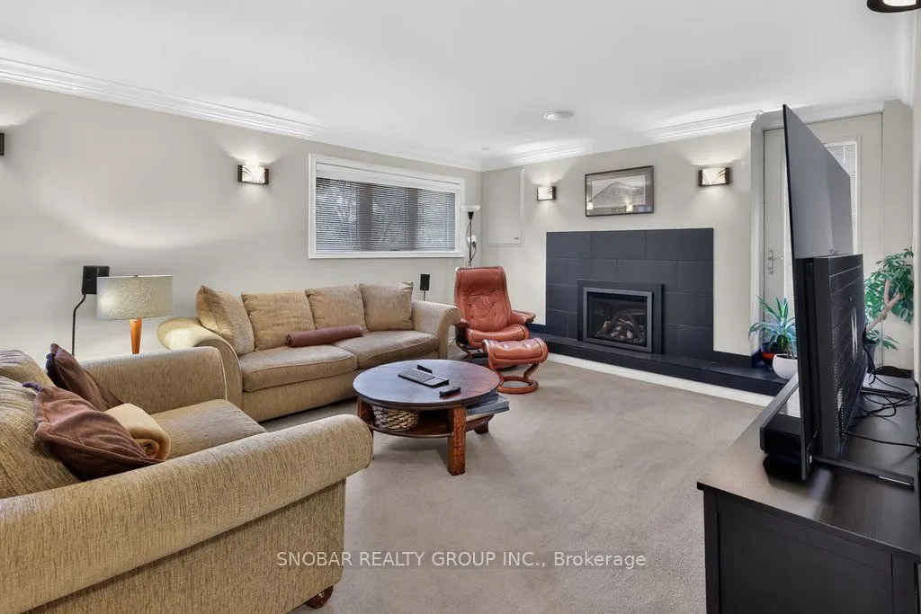 1302 Greenoaks Drive