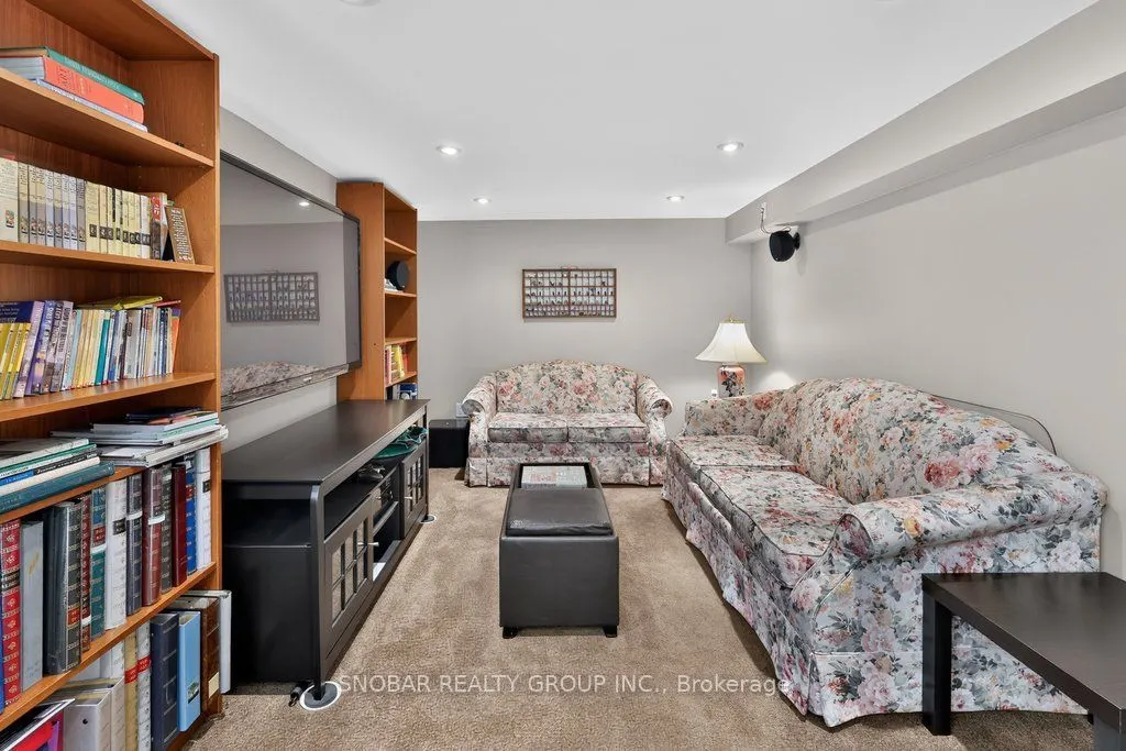 1302 Greenoaks Drive