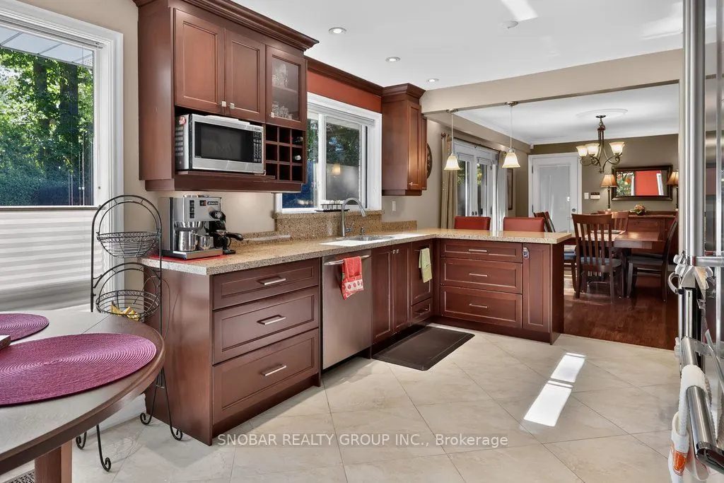 1302 Greenoaks Drive