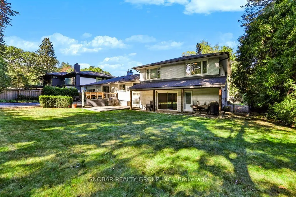 1302 Greenoaks Drive
