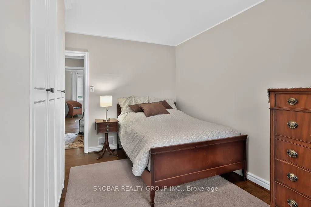 1302 Greenoaks Drive