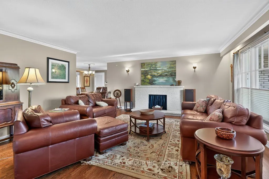 1302 Greenoaks Drive