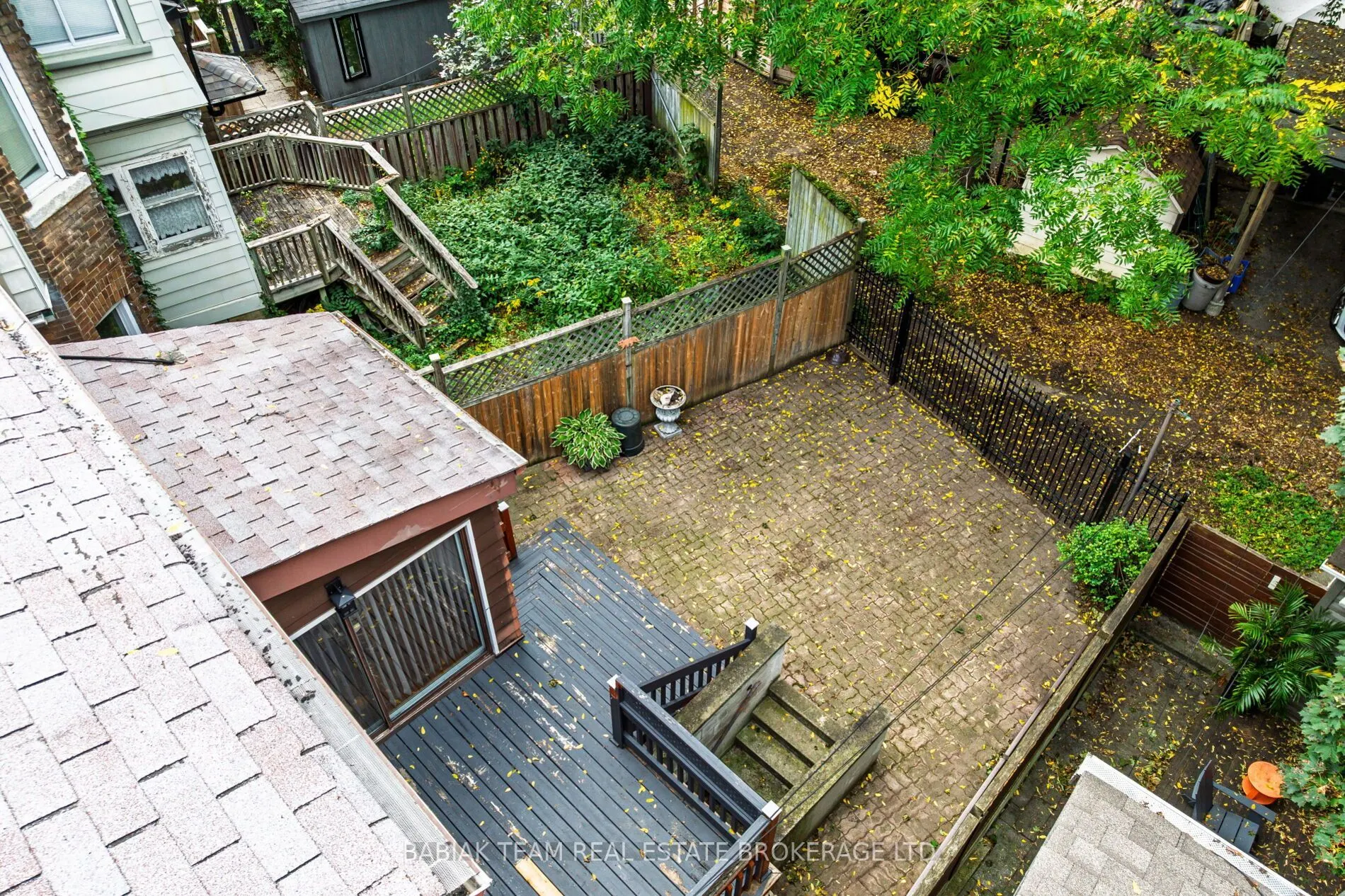 389 Glenlake Avenue