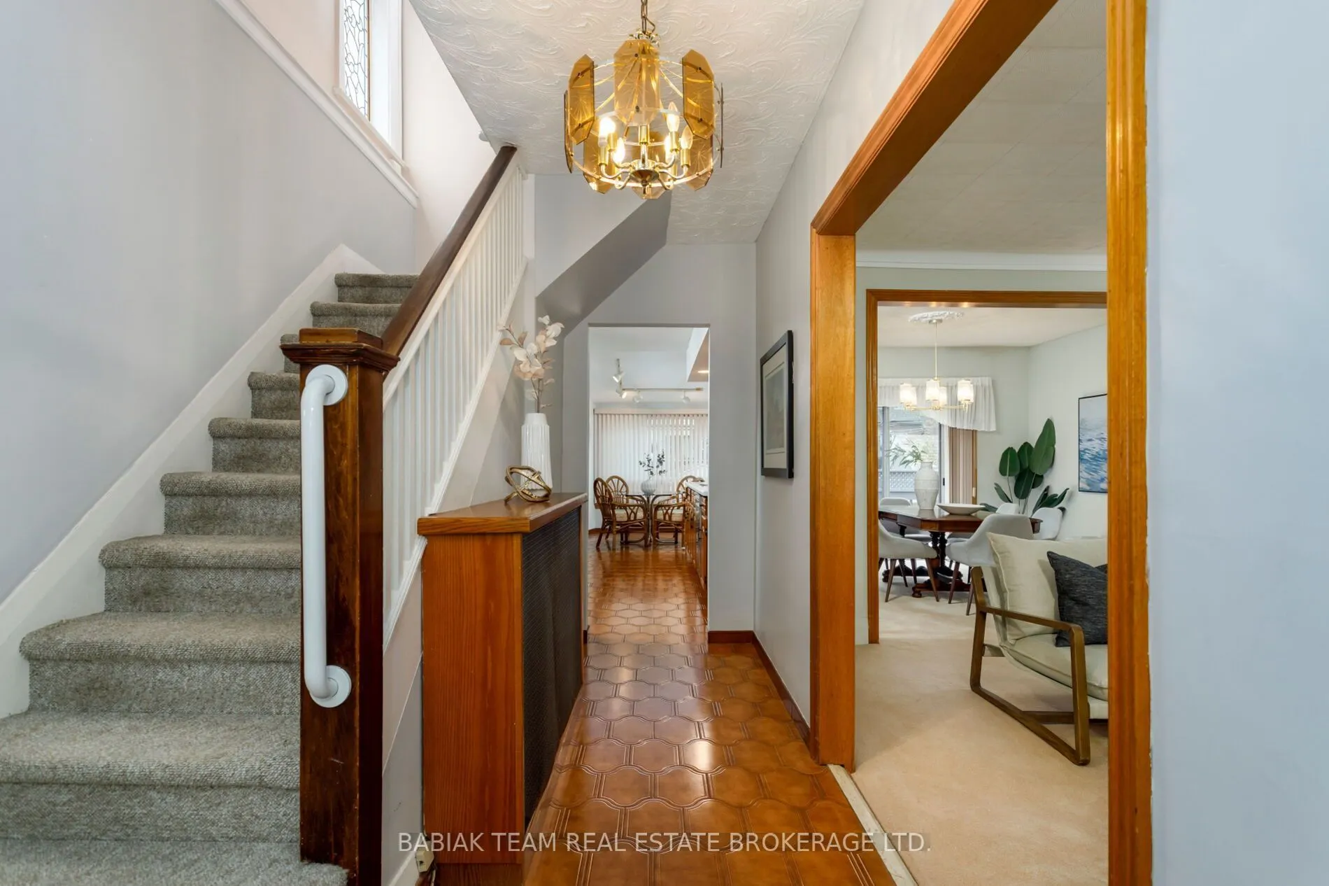 389 Glenlake Avenue