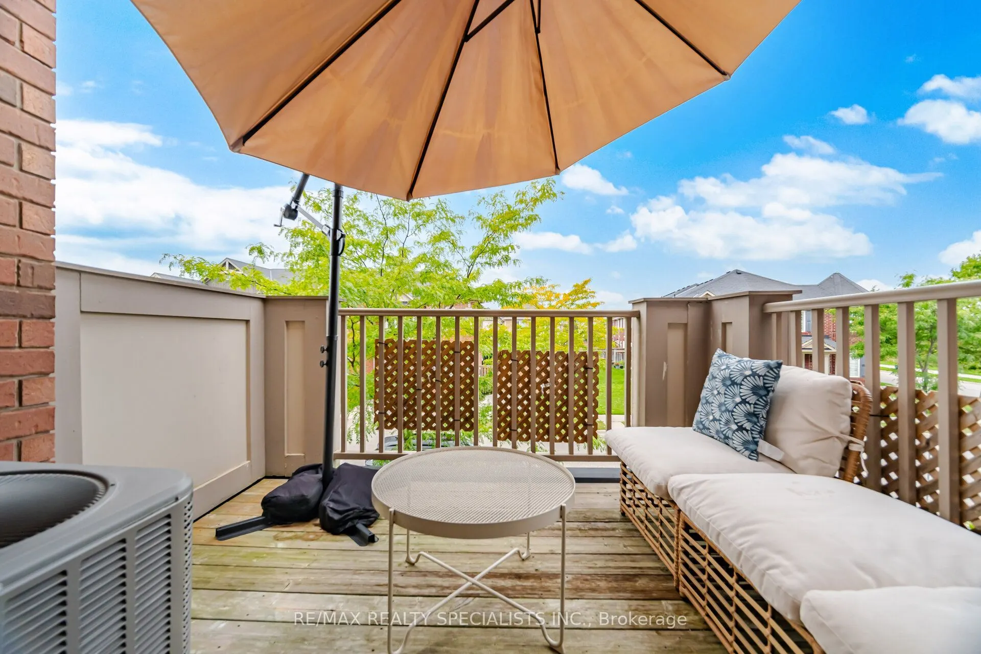 220 Mortimer Crescent