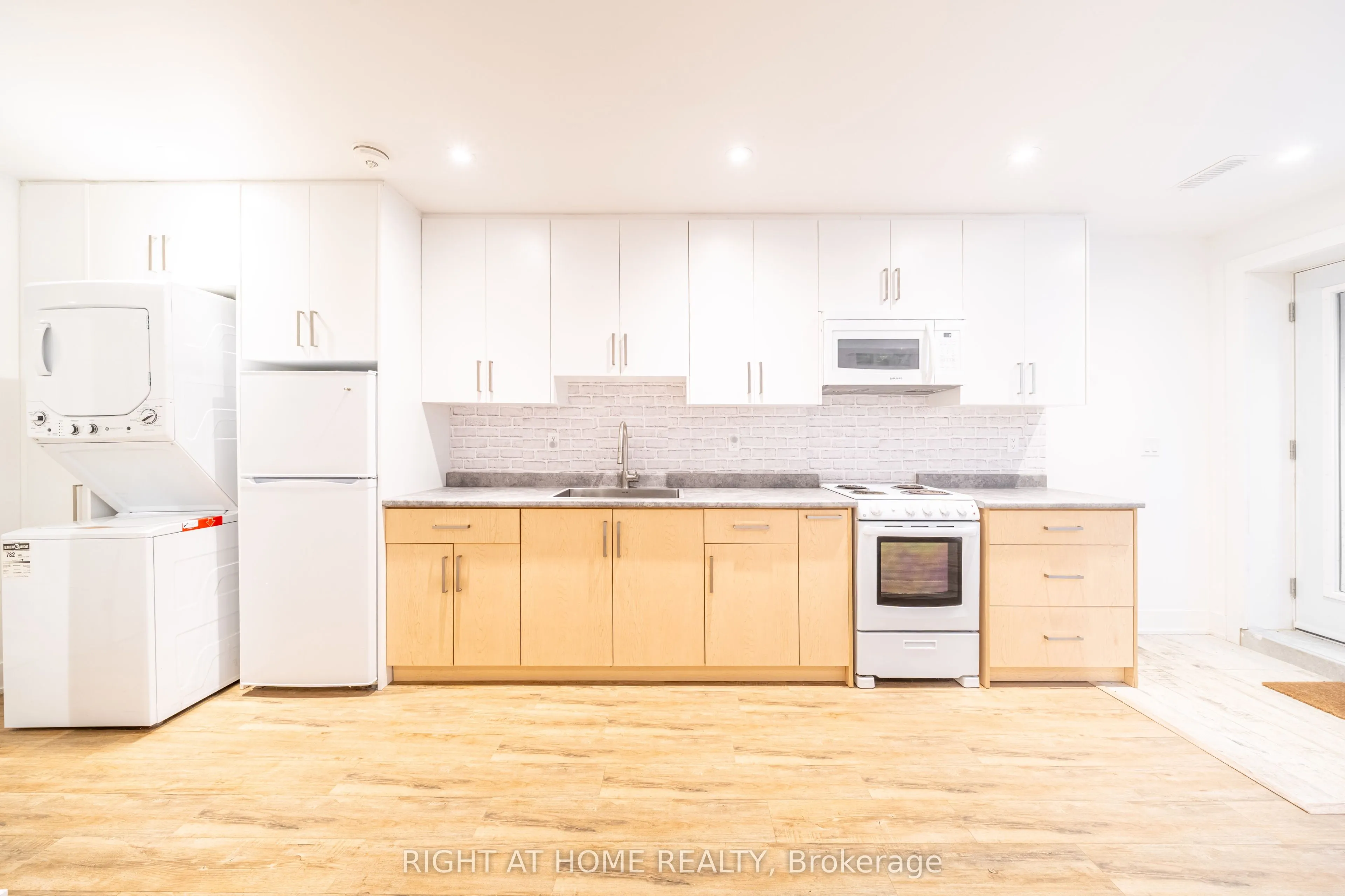 49 B East Drive #Lower