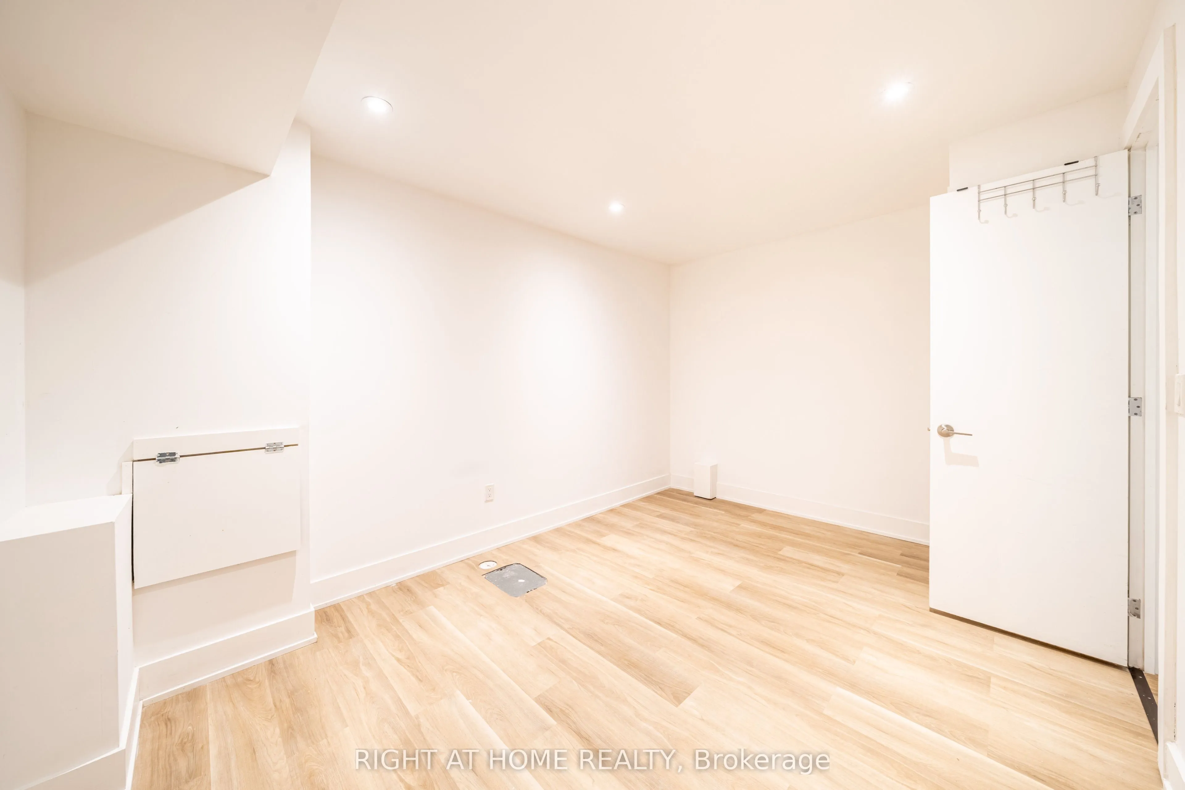 49 B East Drive #Lower