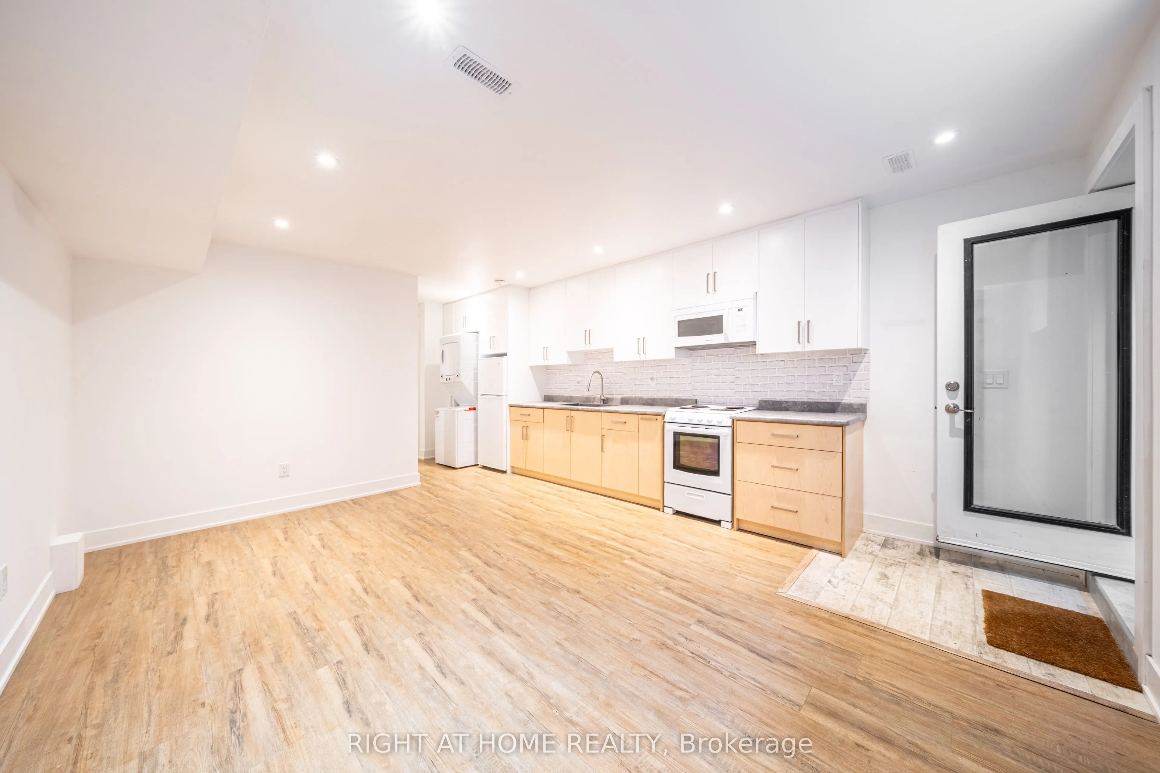 49 B East Drive #Lower