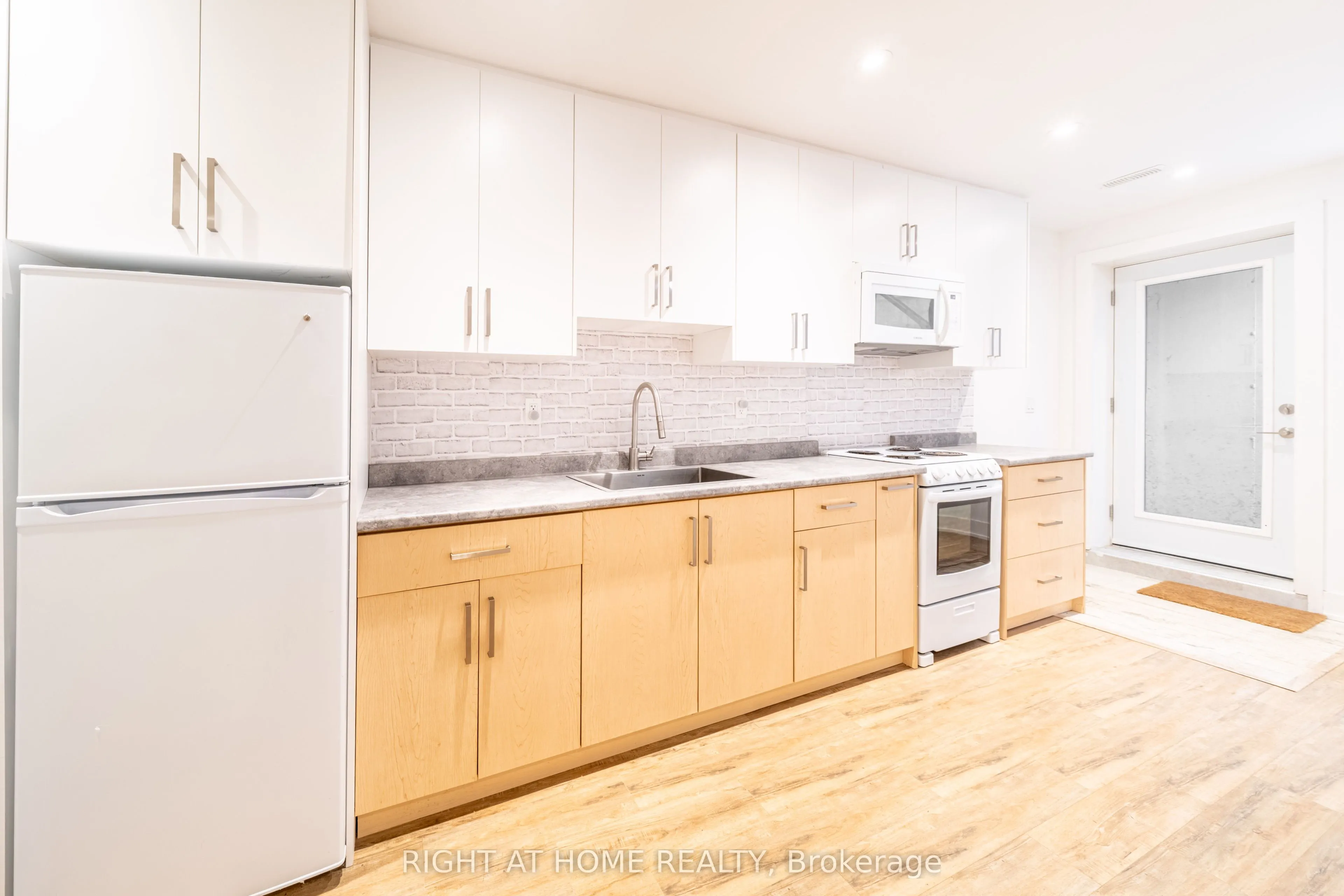 49 B East Drive #Lower