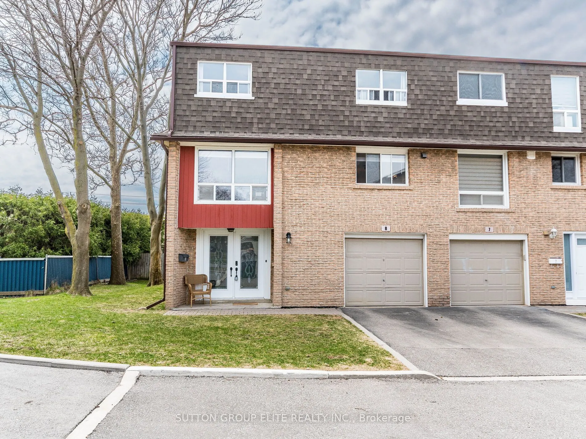 640 Rathburn Road E #8