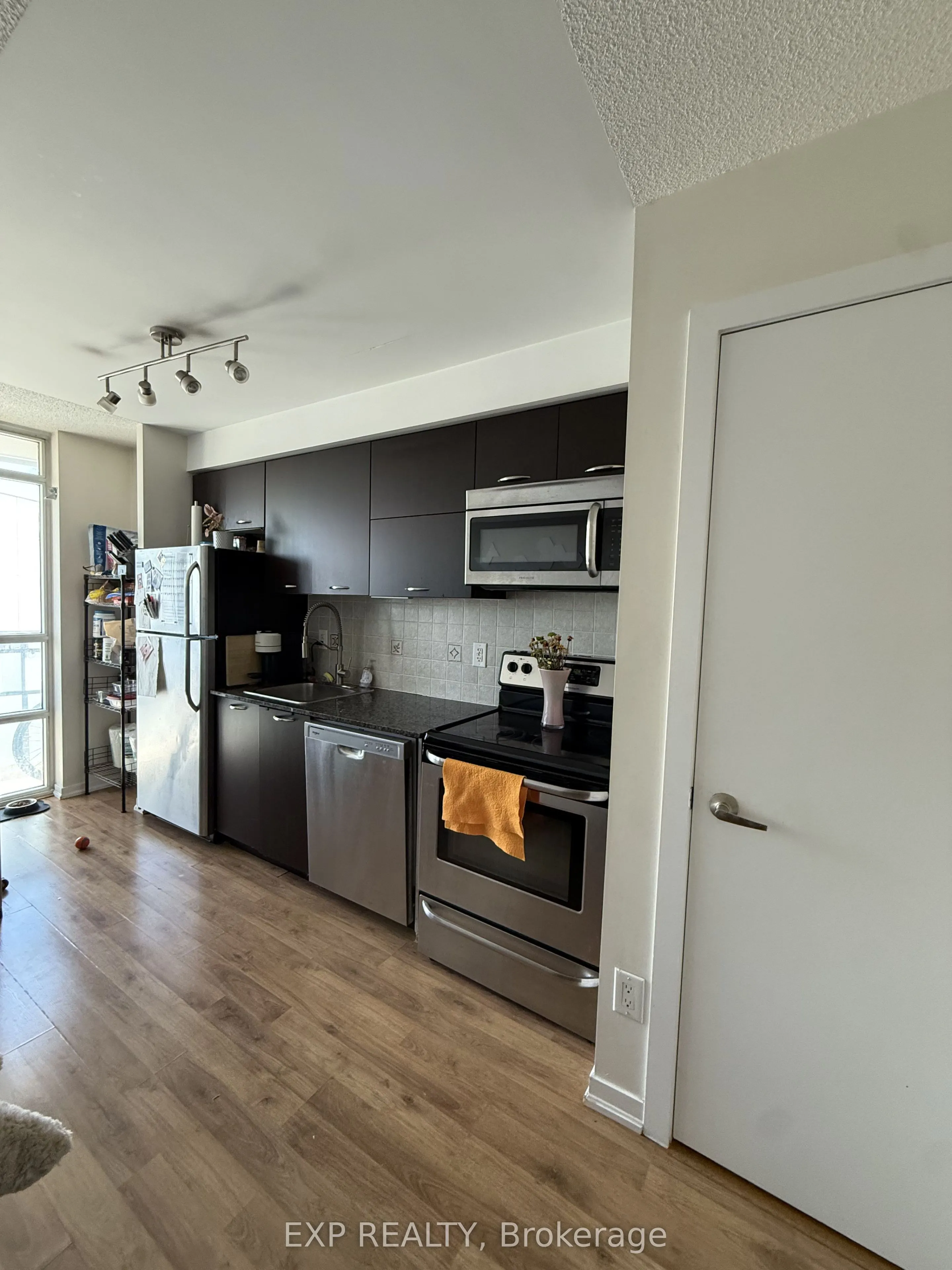 38 Joe Shuster Way #1502