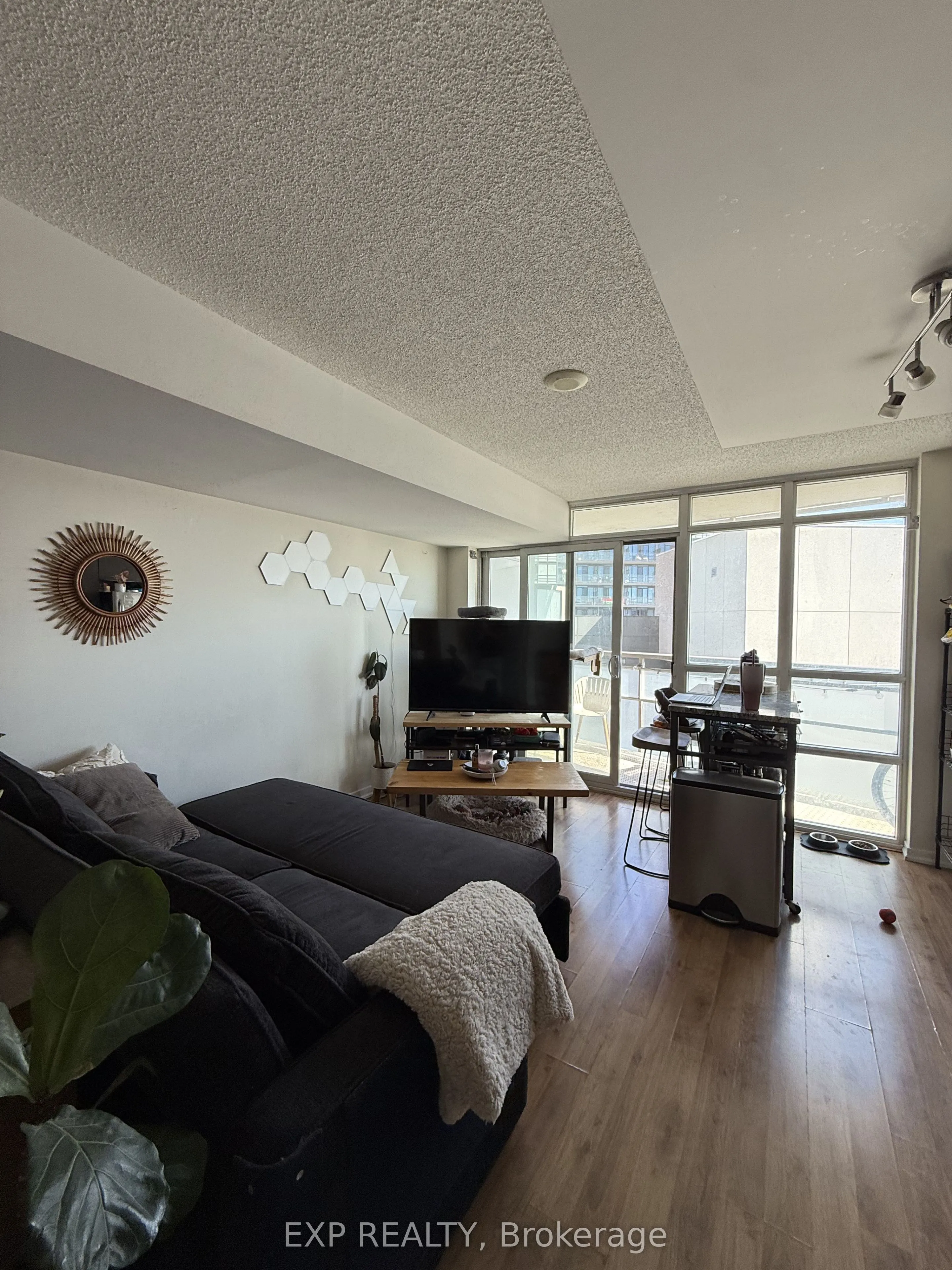 38 Joe Shuster Way #1502