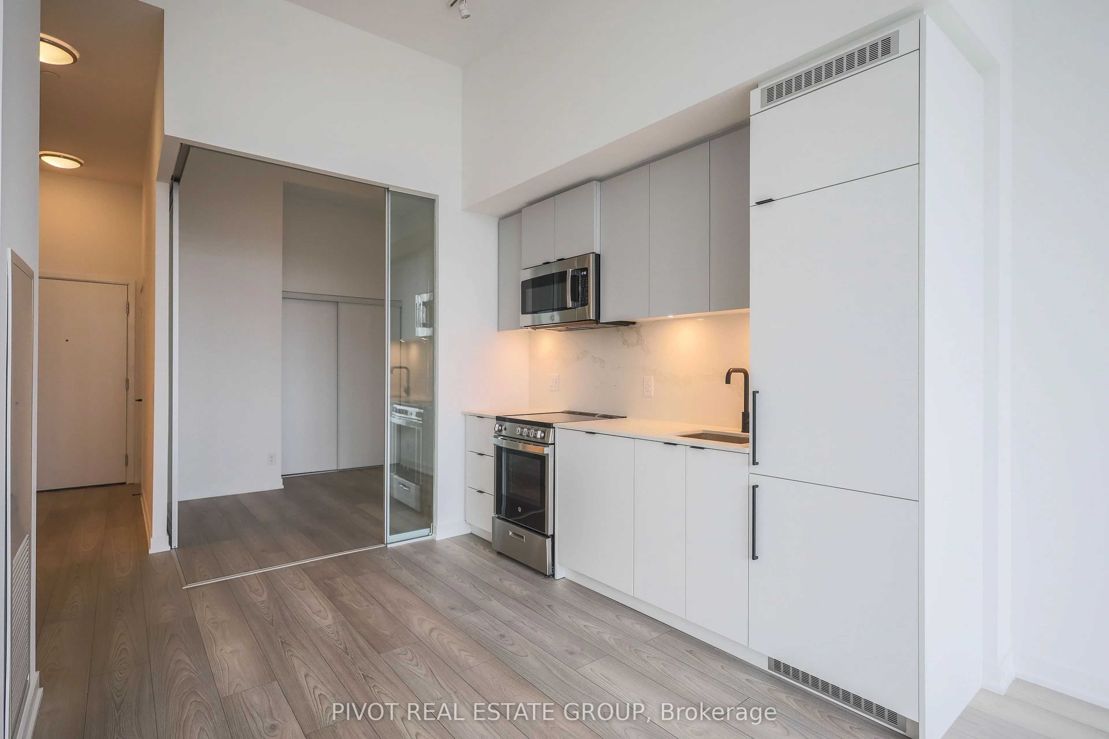 285 Dufferin Street #715