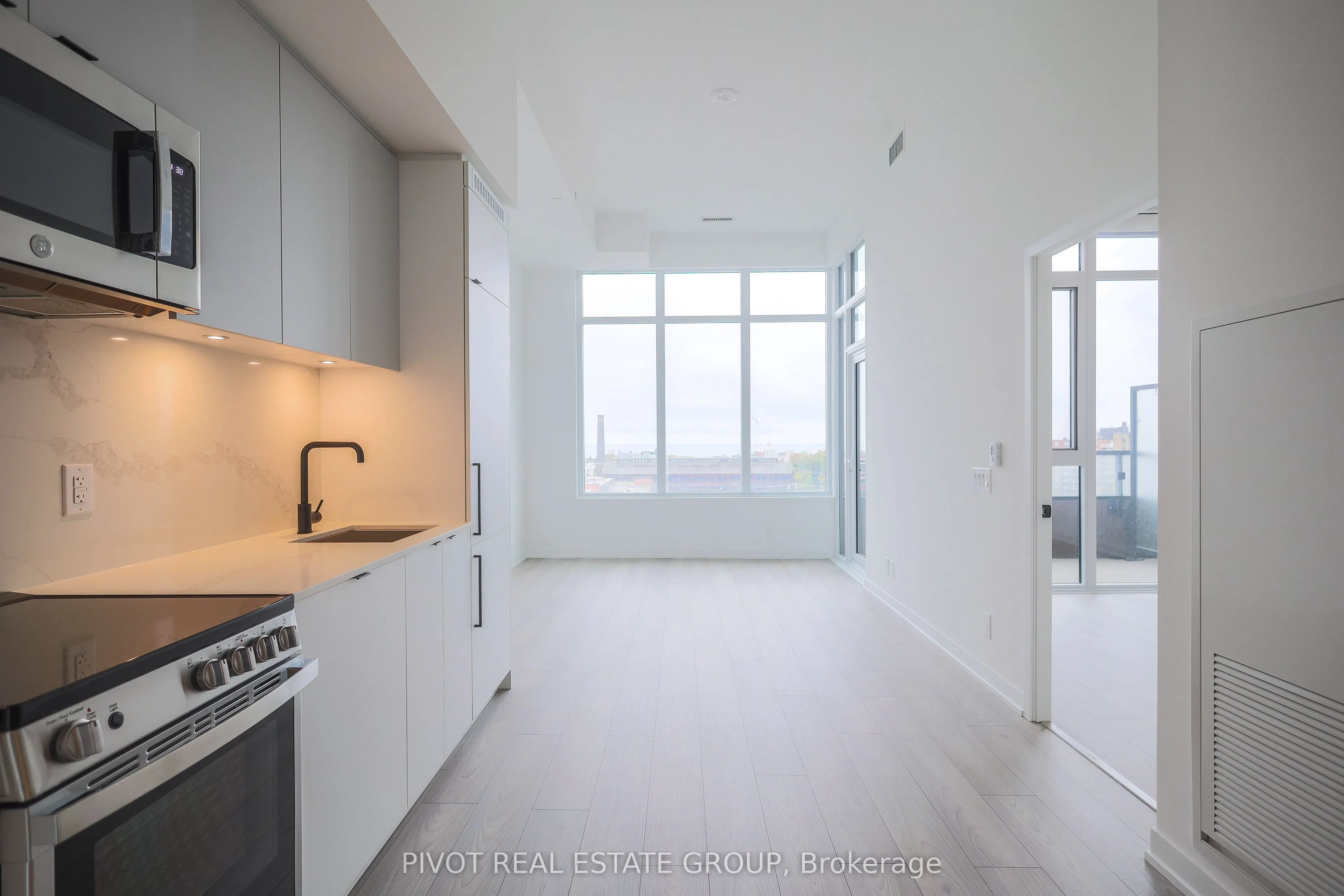 285 Dufferin Street #715