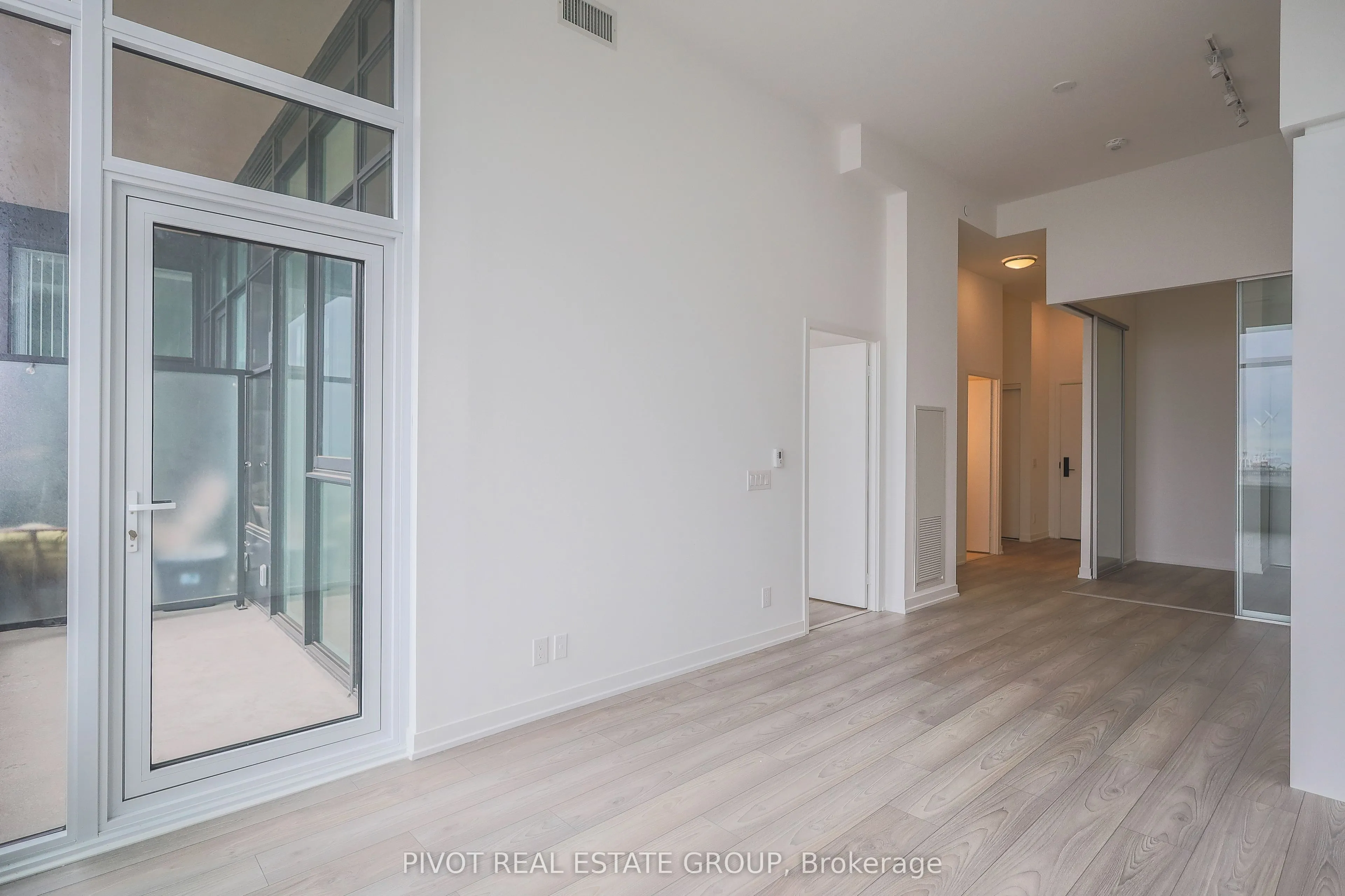 285 Dufferin Street #715