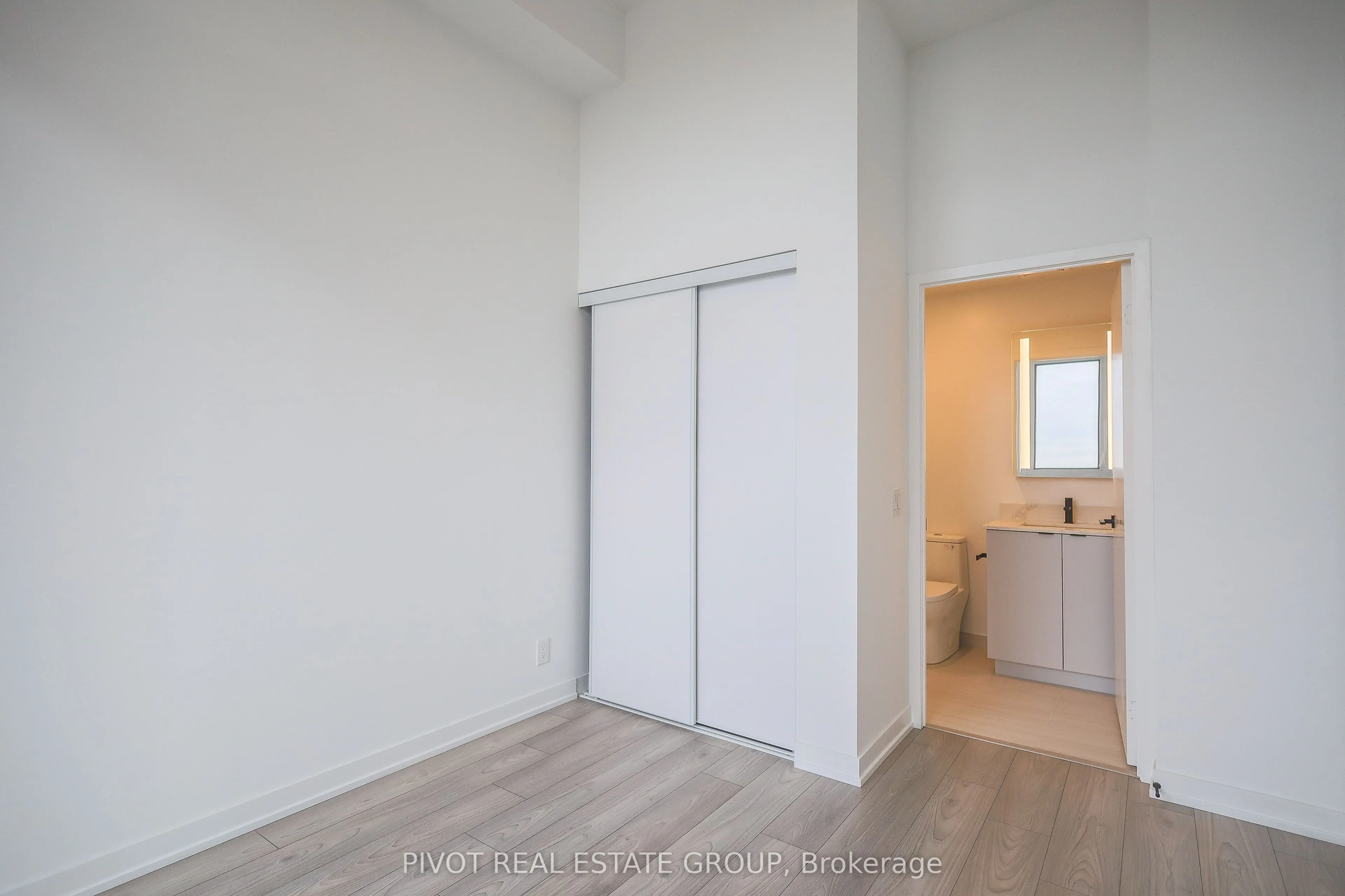 285 Dufferin Street #715