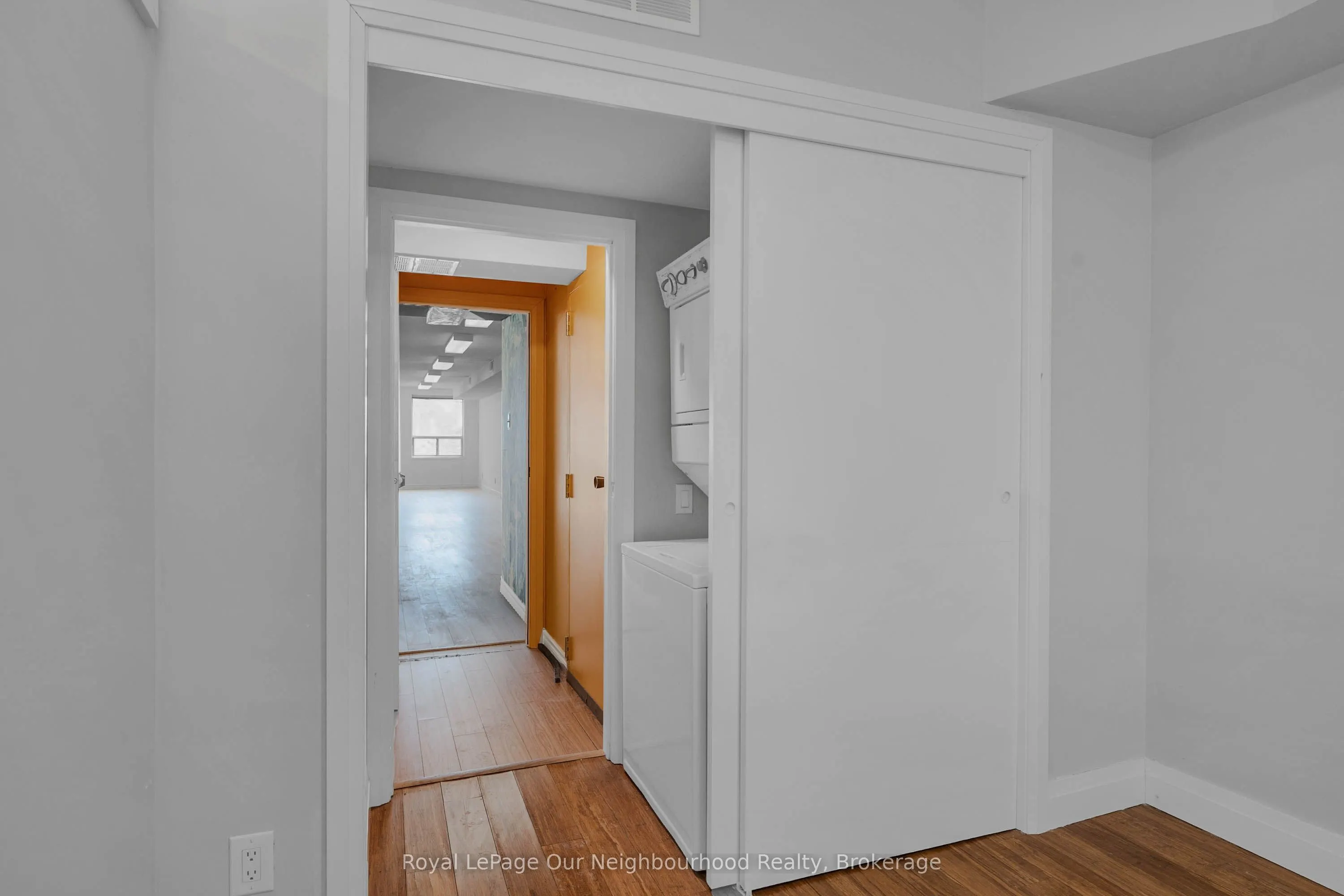 1224 King Street W #300