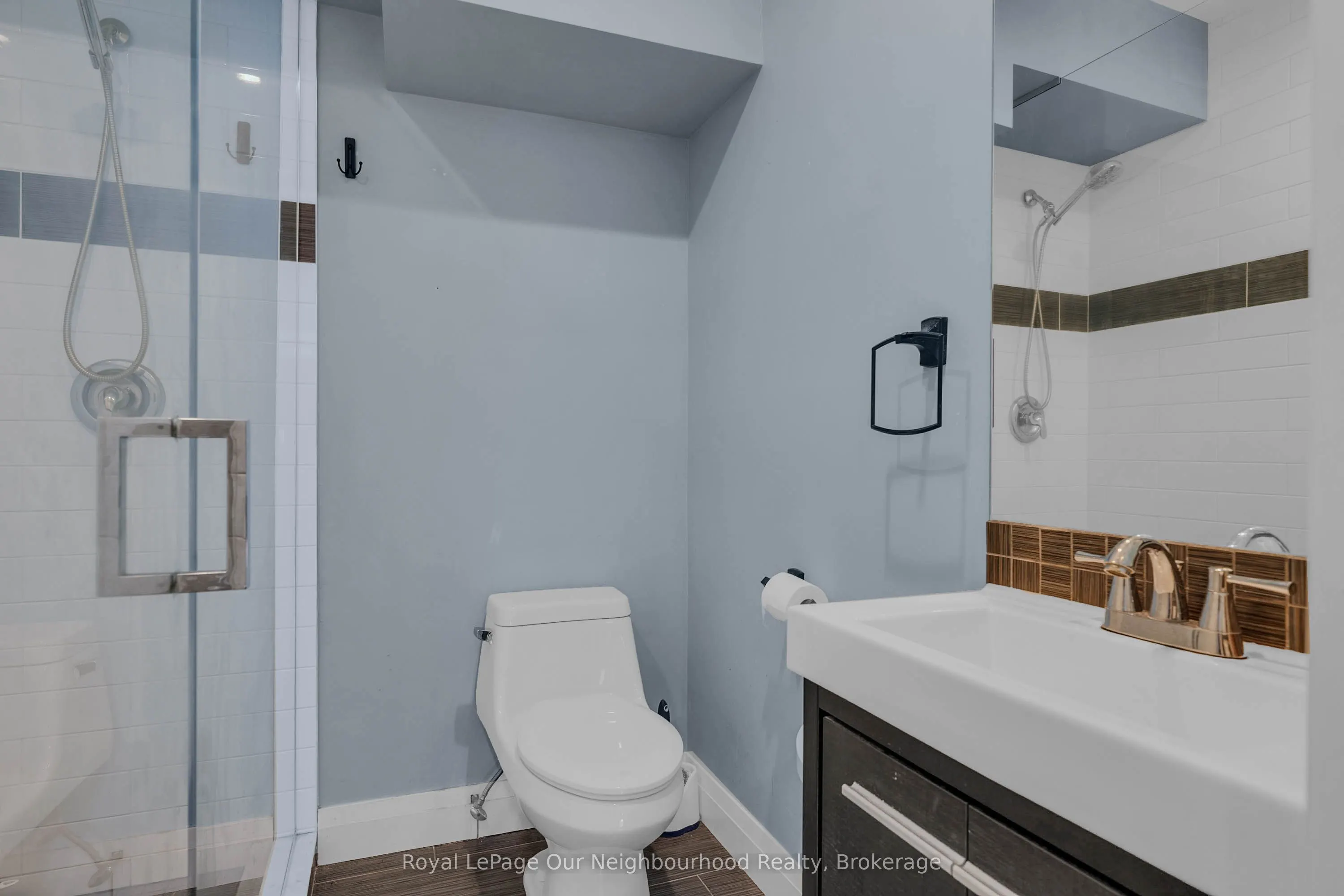 1224 King Street W #300