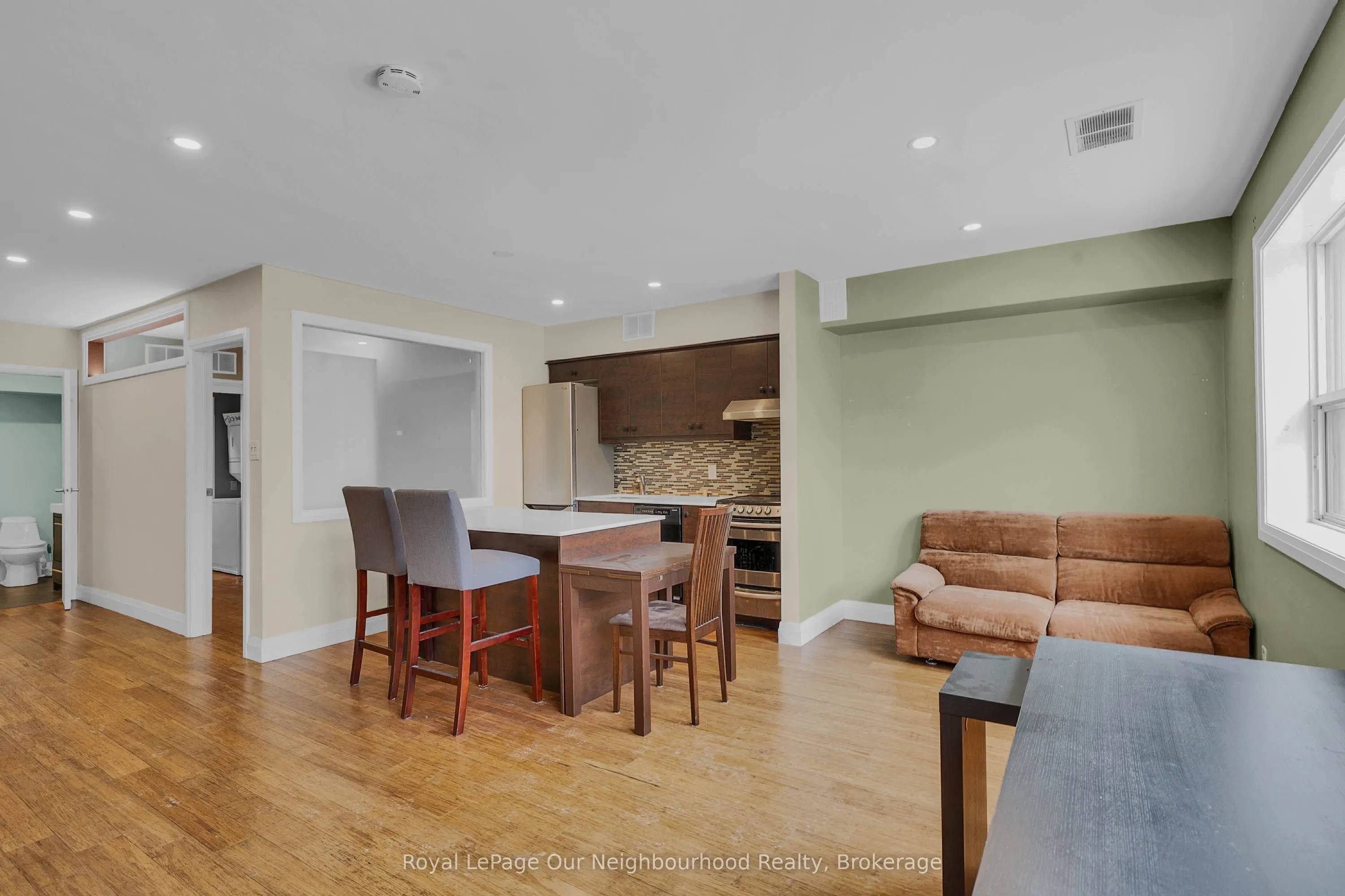 1224 King Street W #300