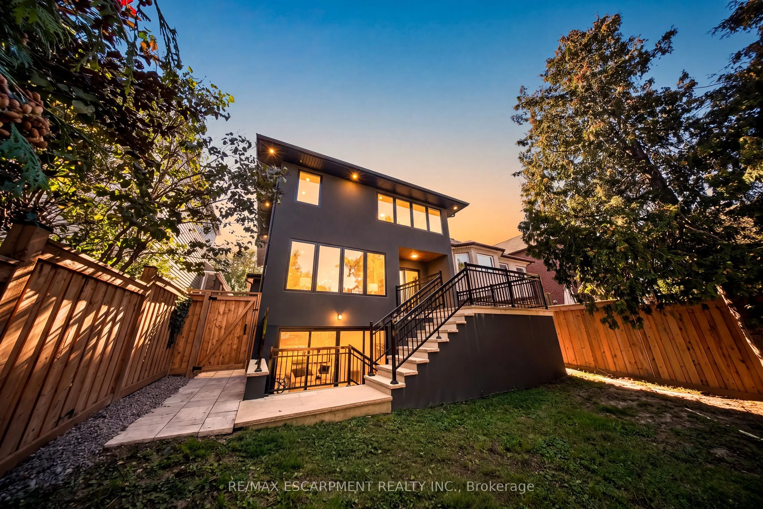 14 Kentroyal Drive