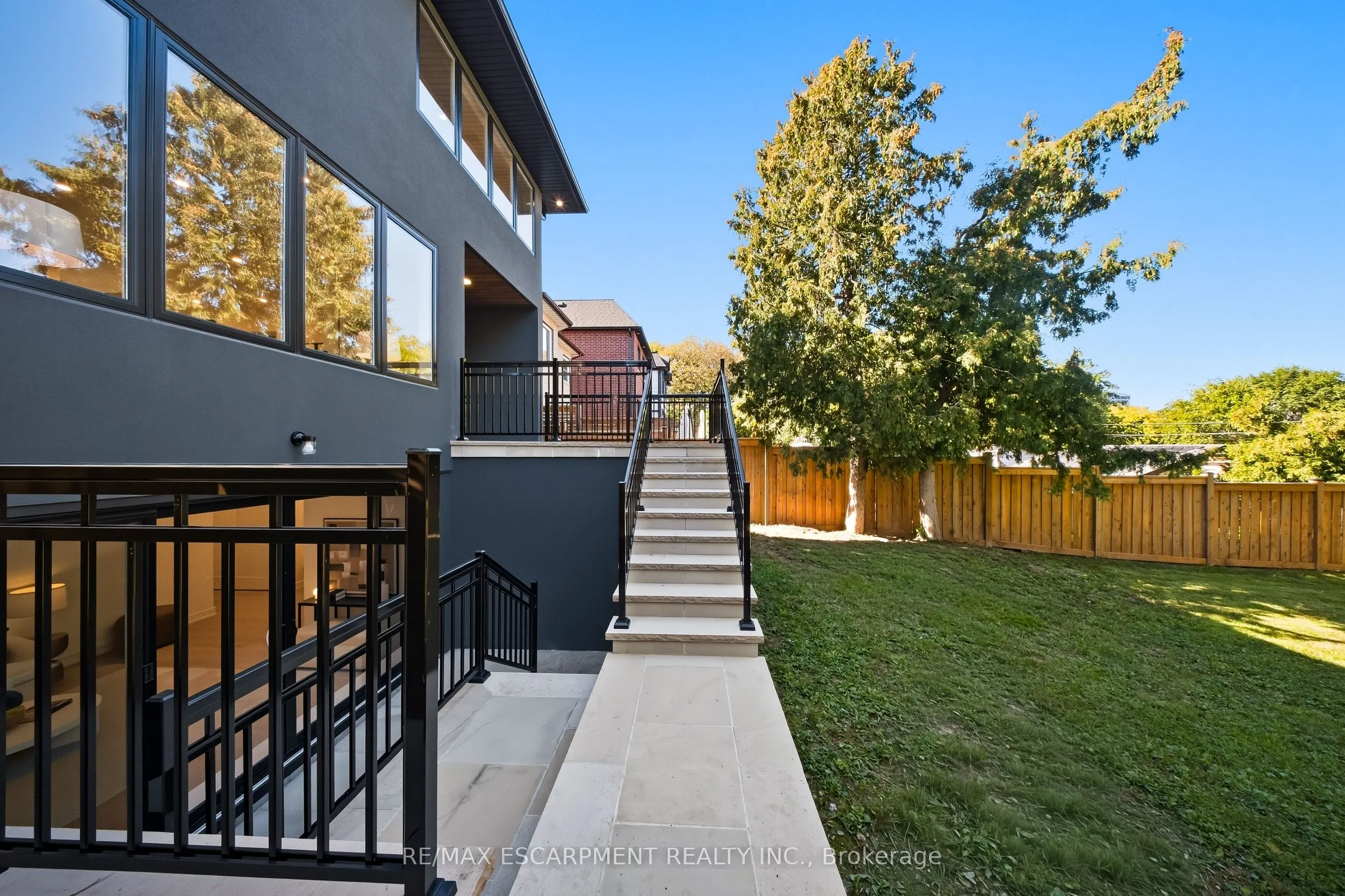 14 Kentroyal Drive