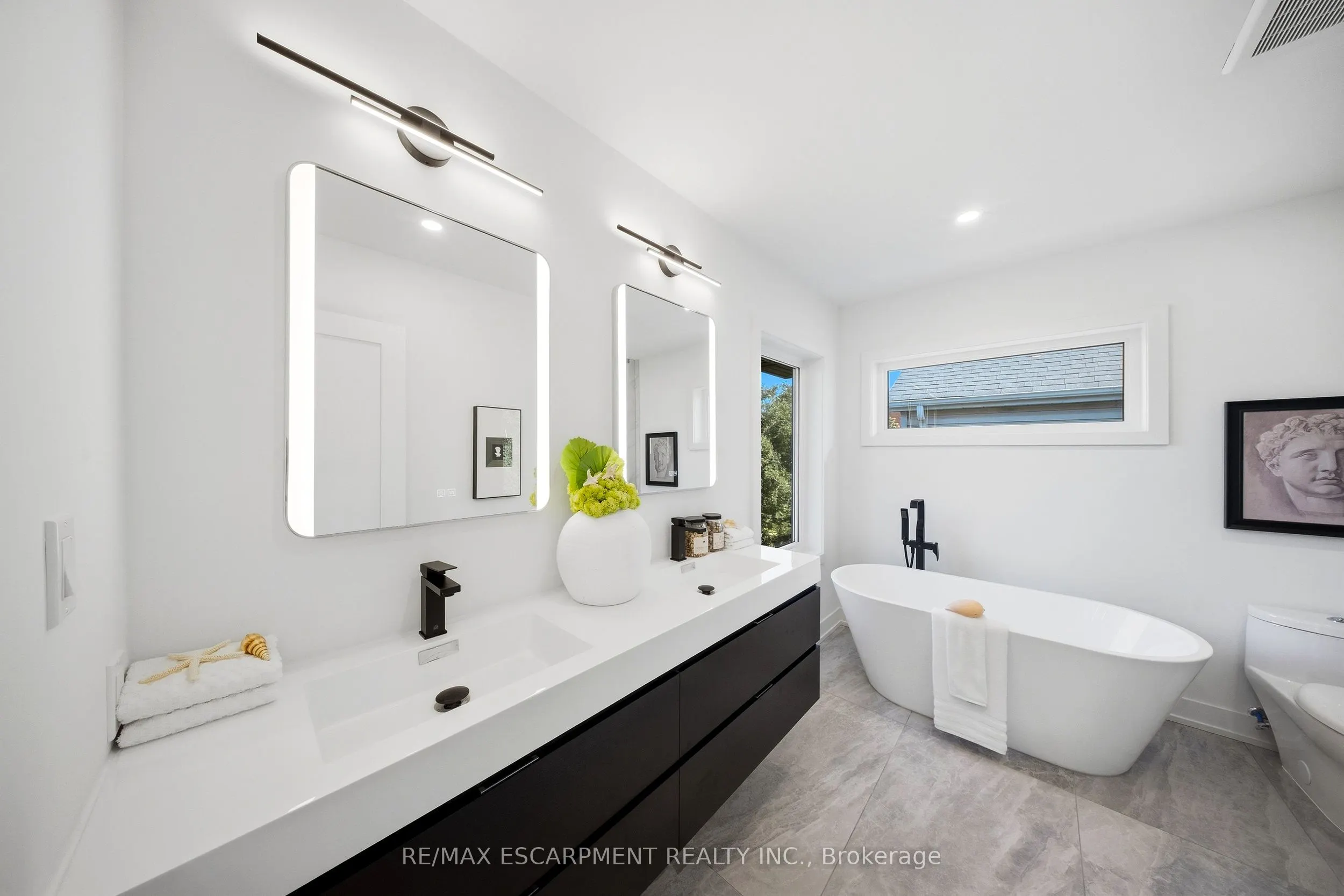 14 Kentroyal Drive