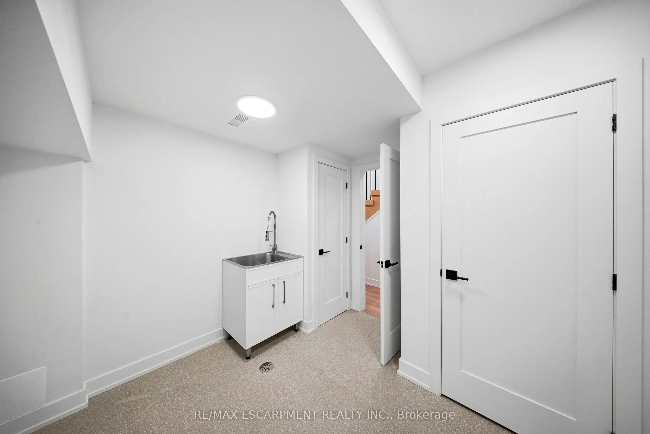 14 Kentroyal Drive