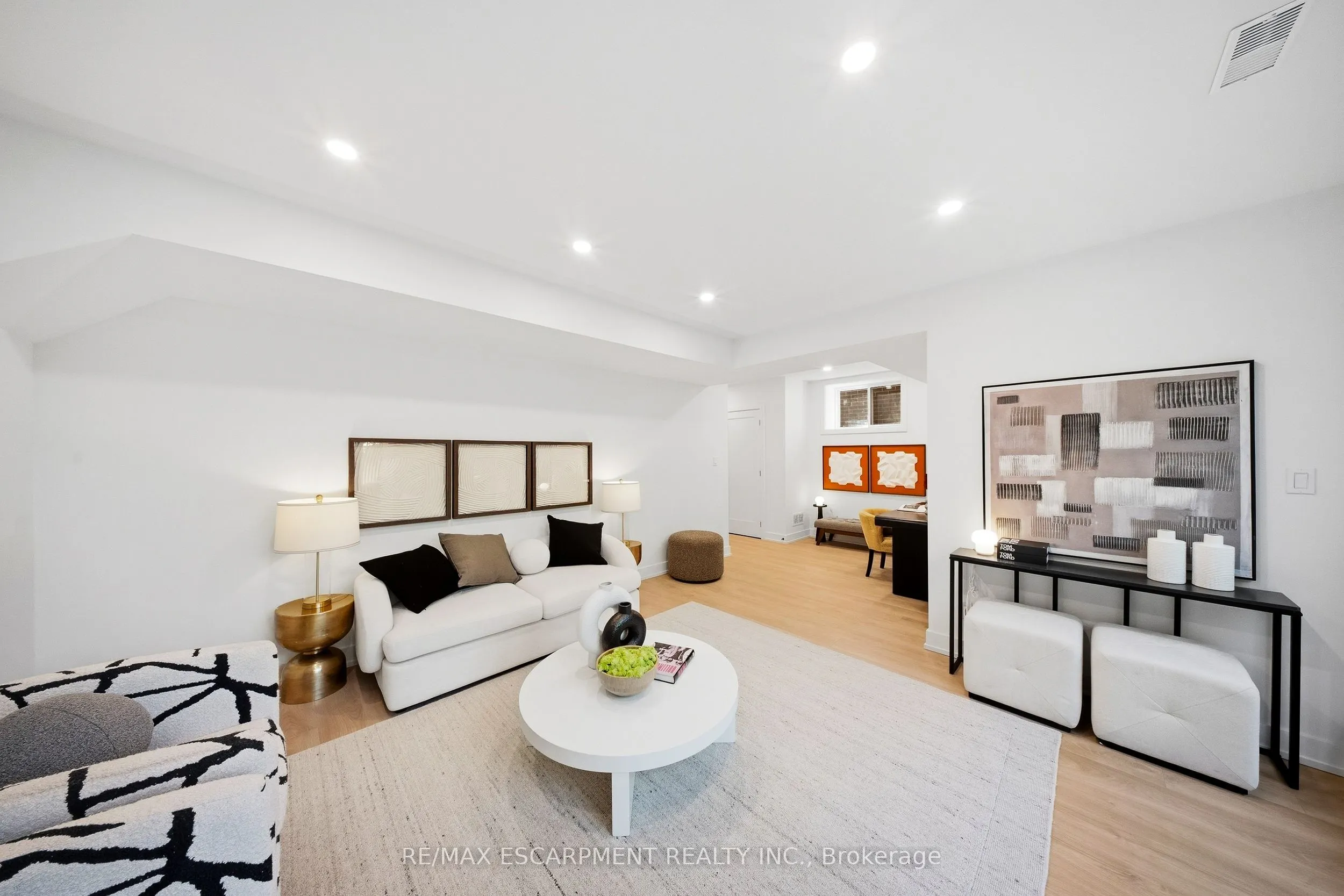 14 Kentroyal Drive