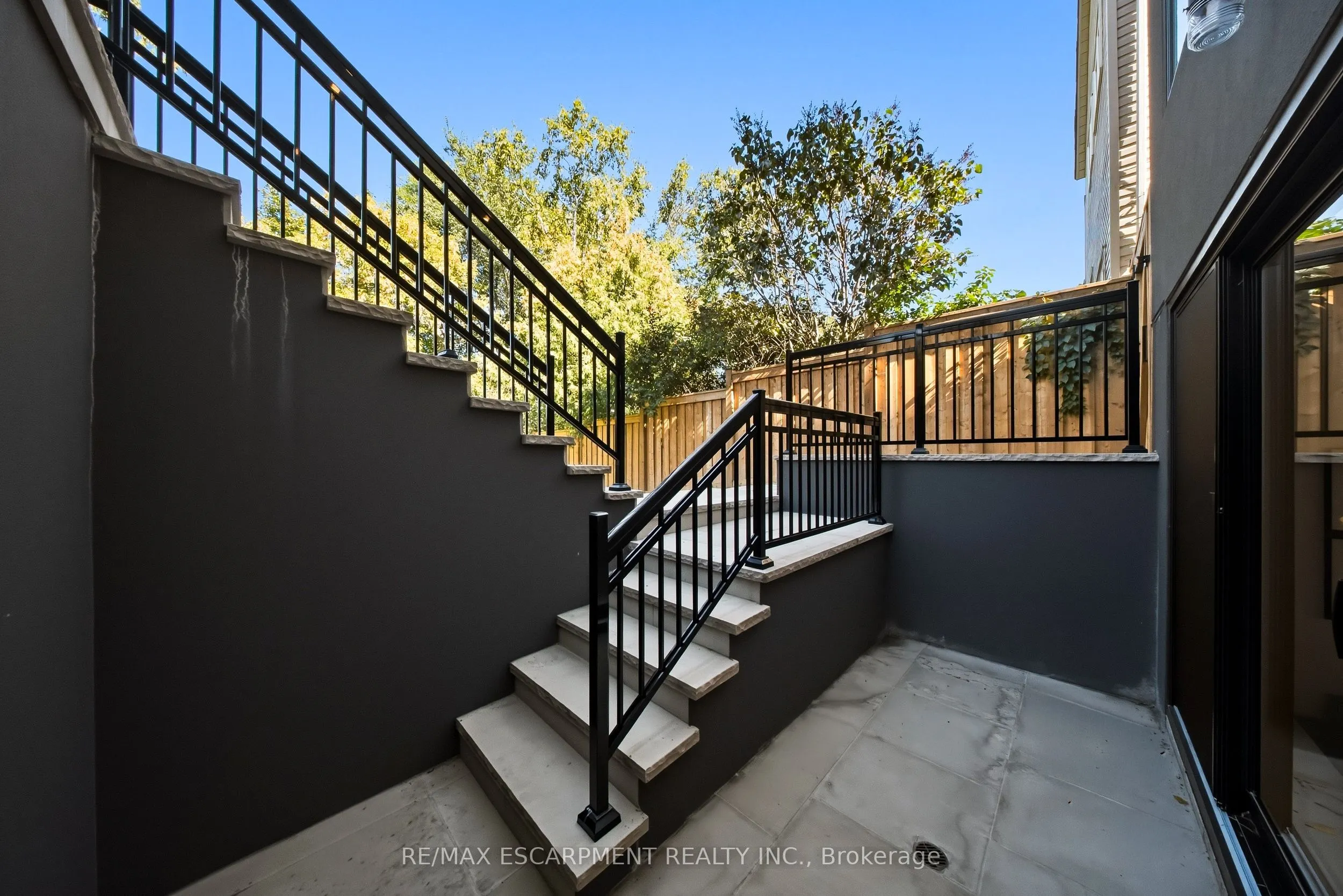 14 Kentroyal Drive