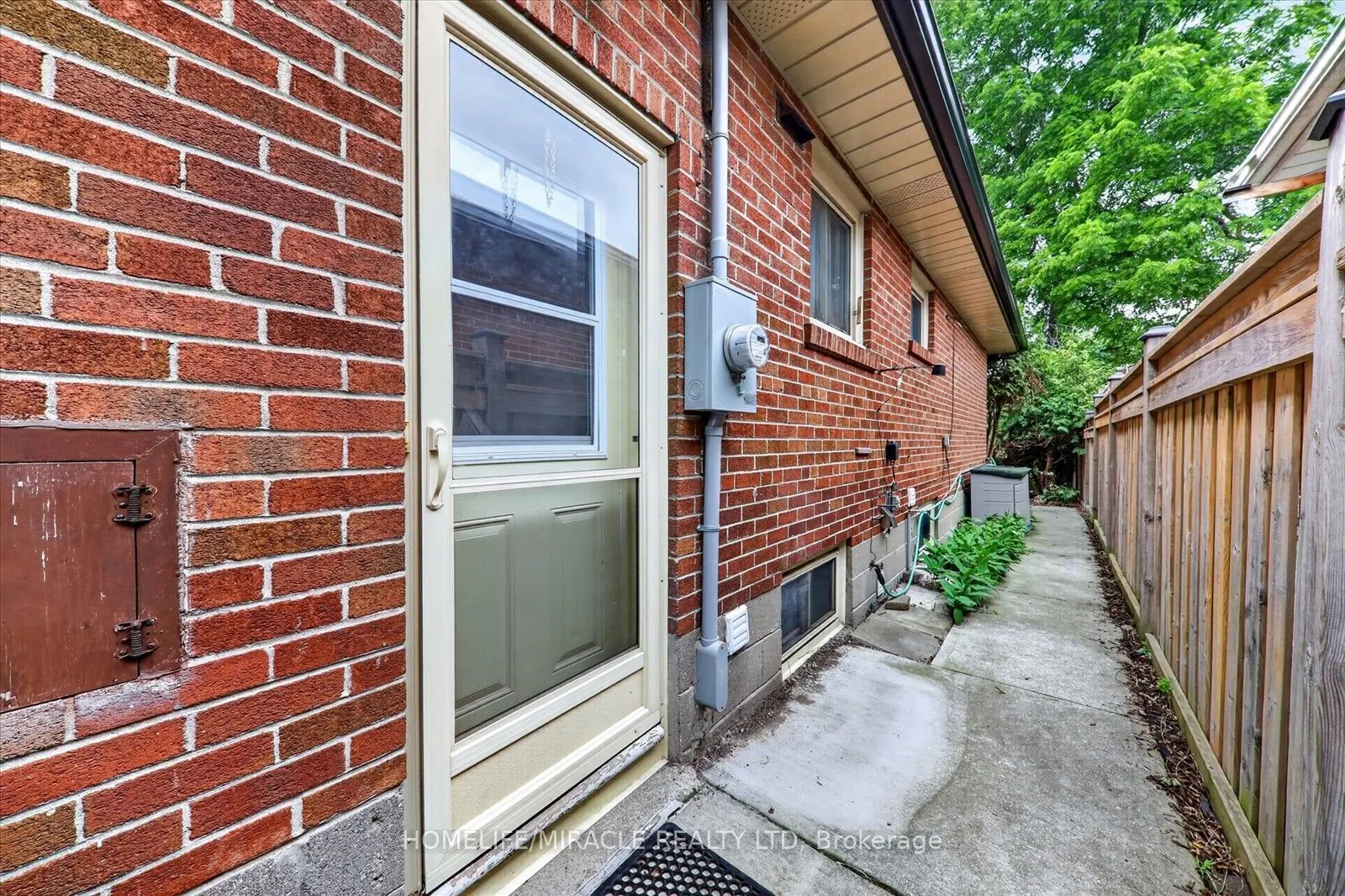 18 Elderfield Crescent