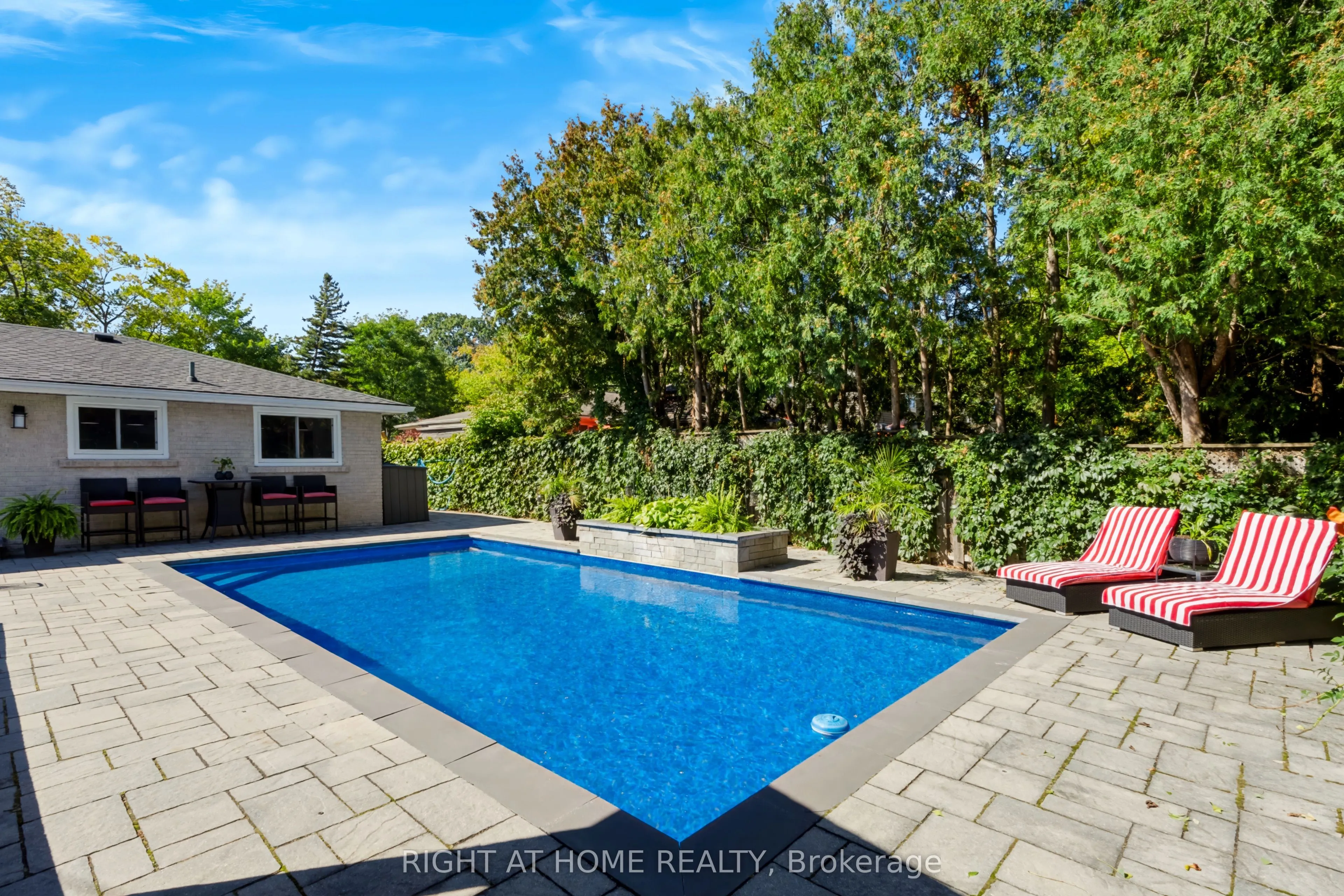 493 Forestwood Crescent