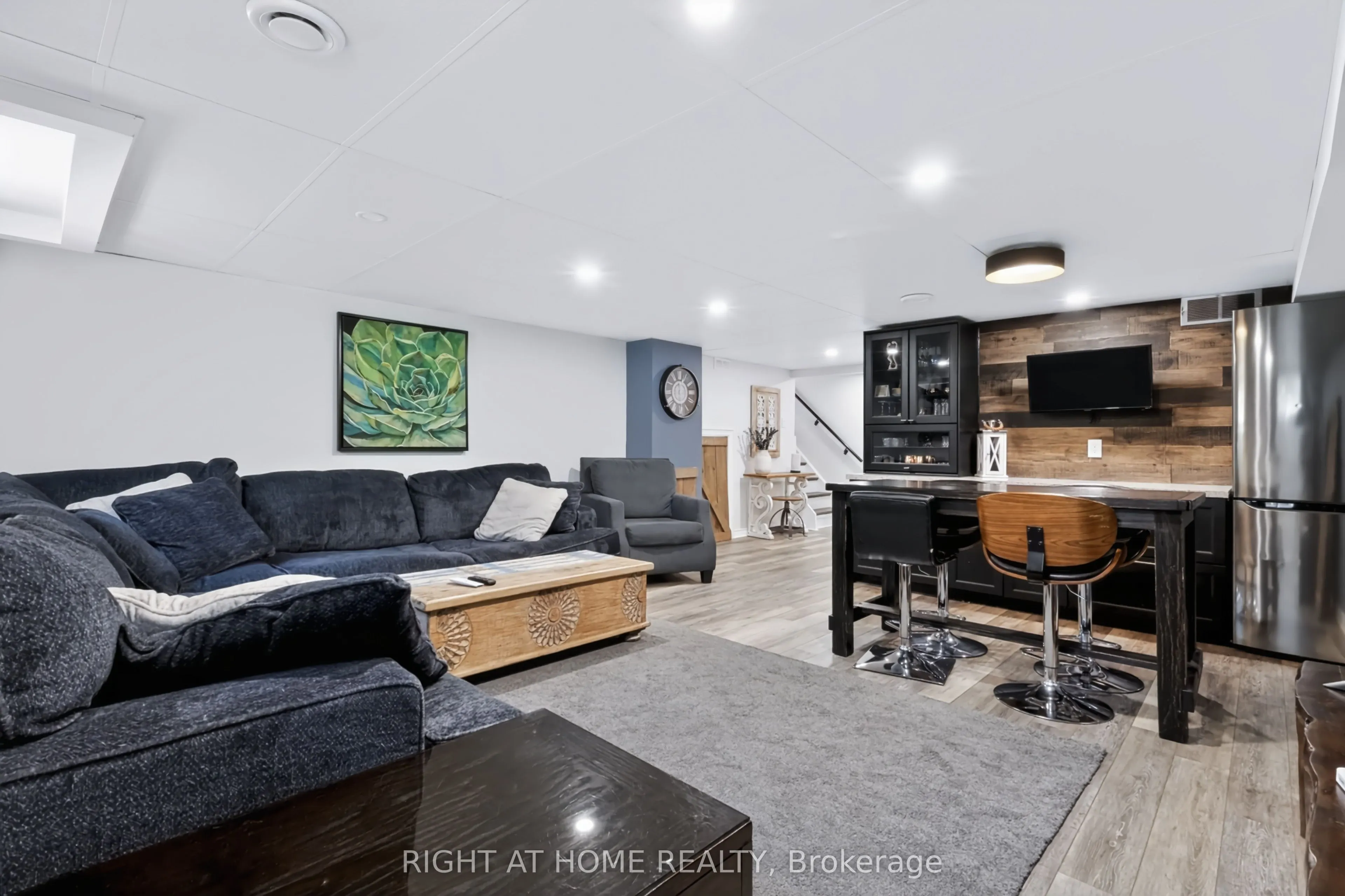 493 Forestwood Crescent