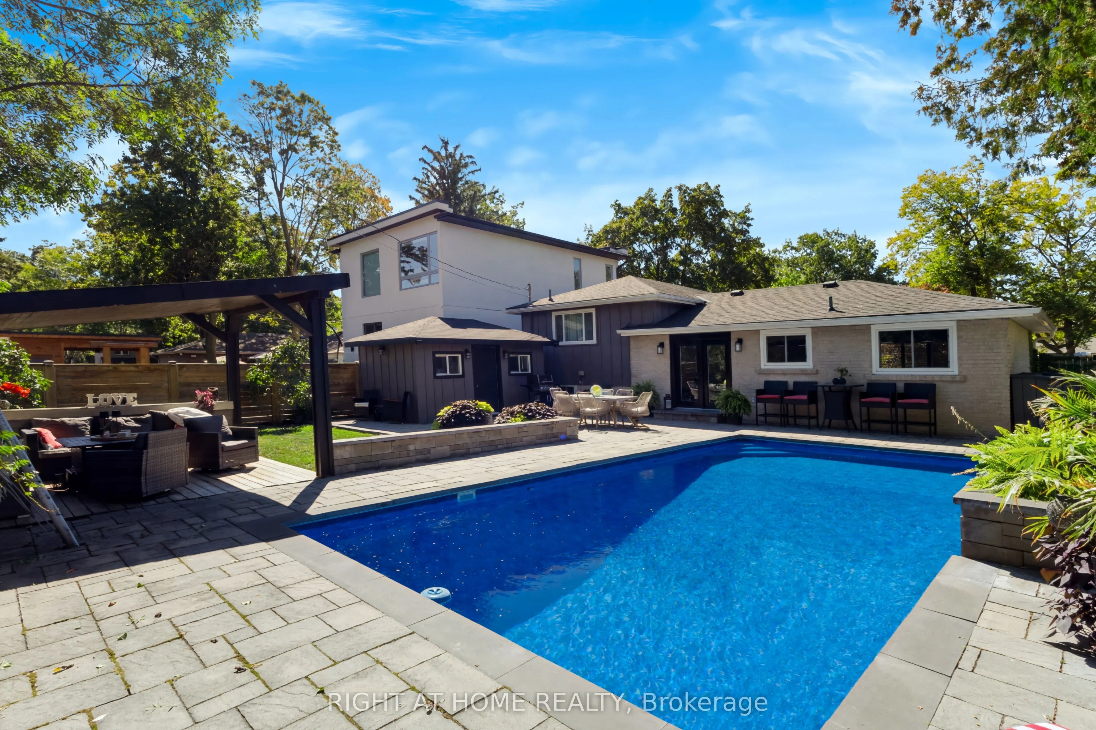 493 Forestwood Crescent