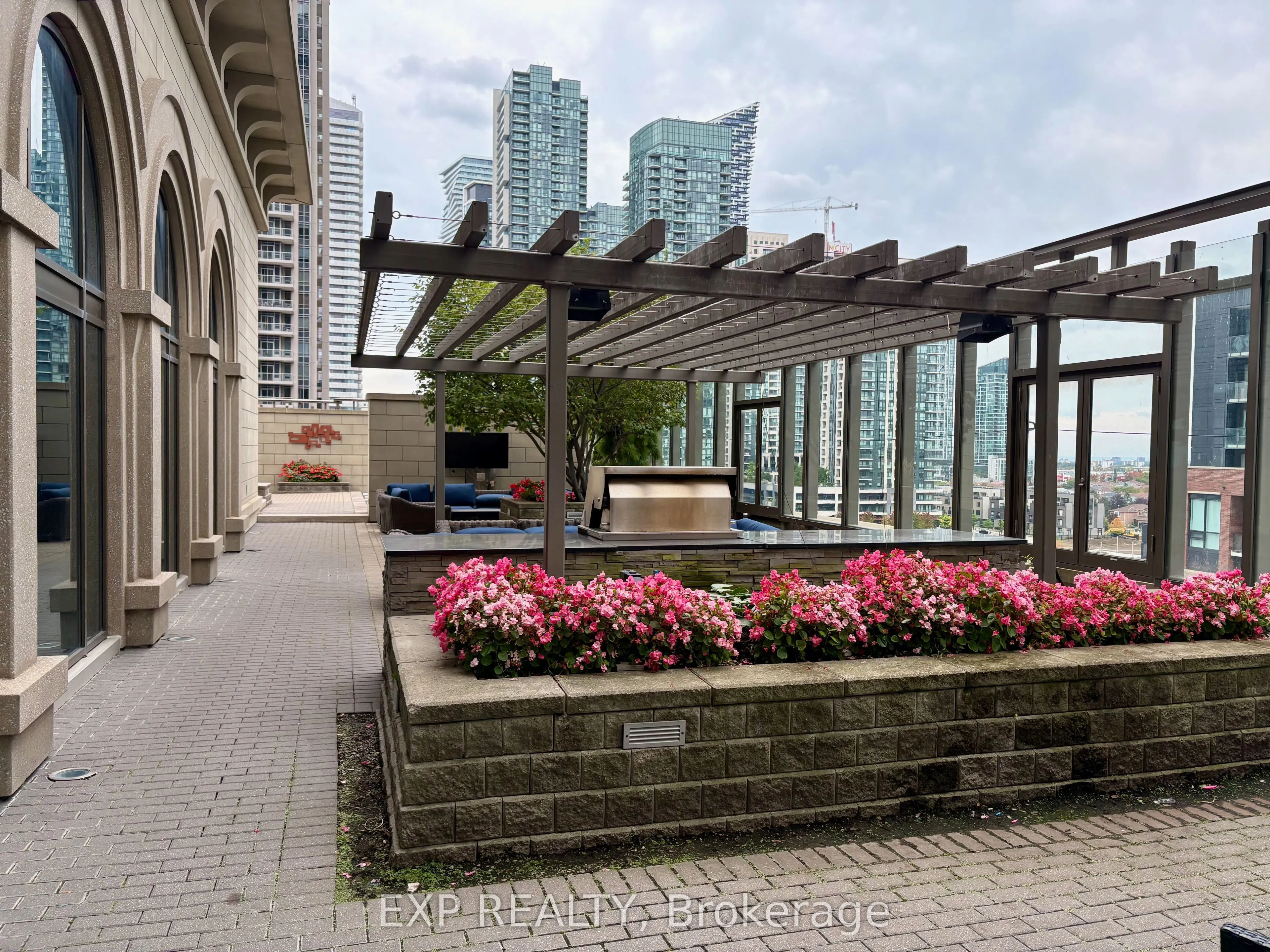 385 PRINCE OF WALES Drive #2304