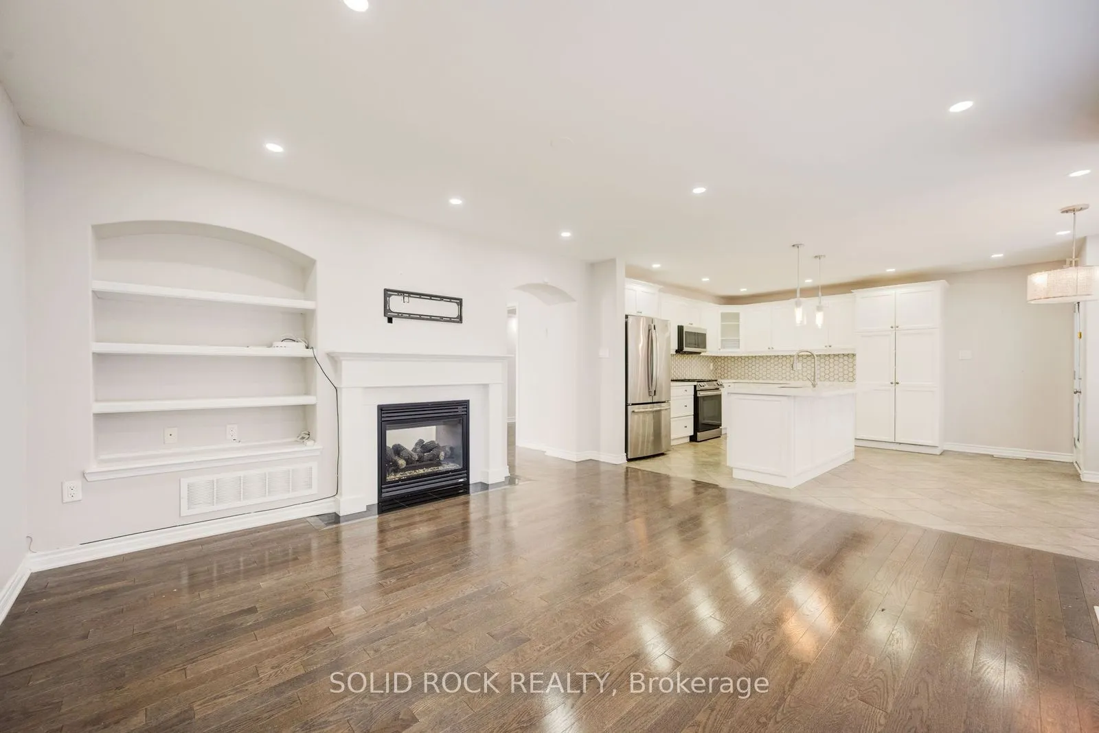 358 Laundon Terrace