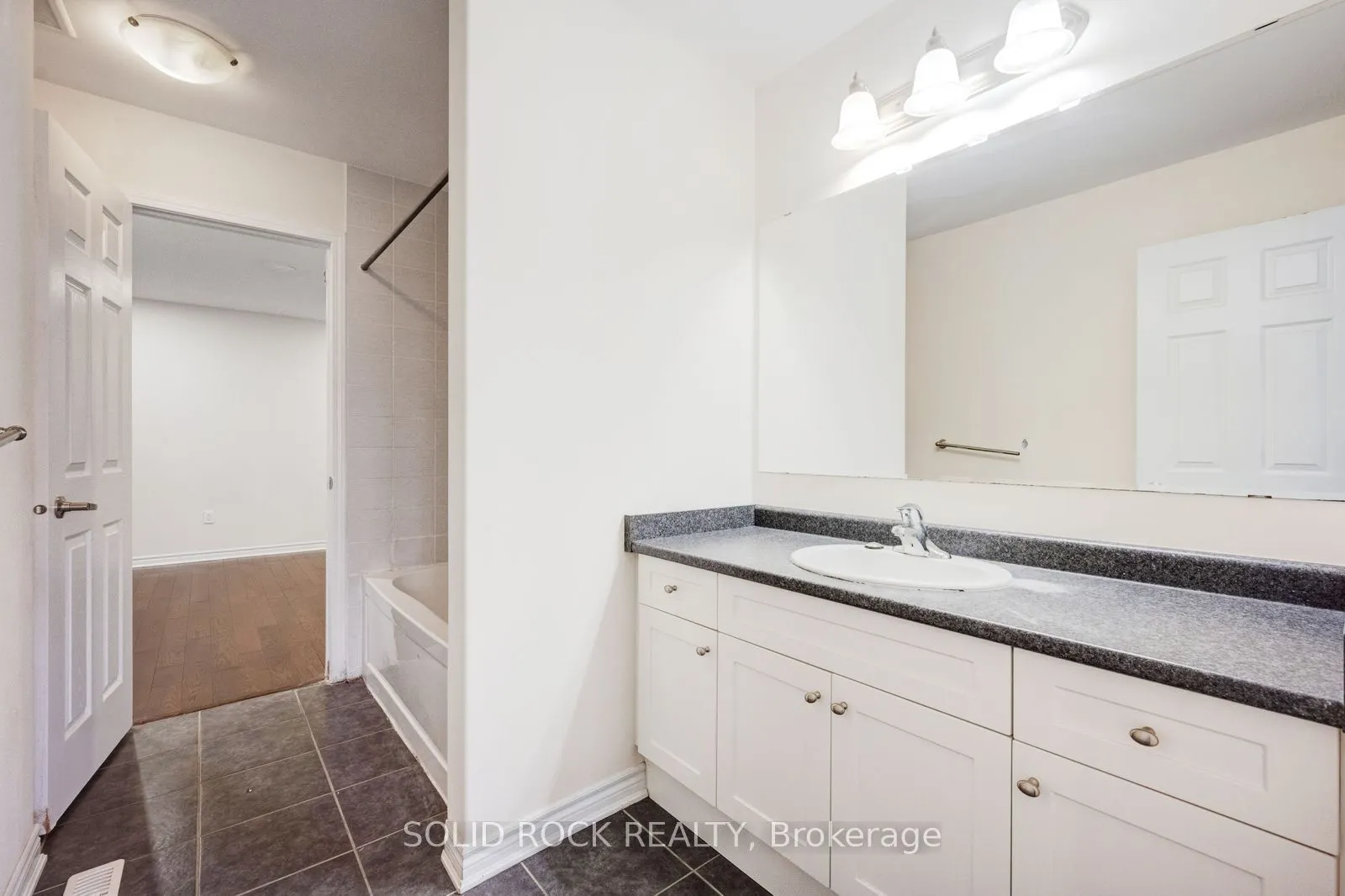 358 Laundon Terrace