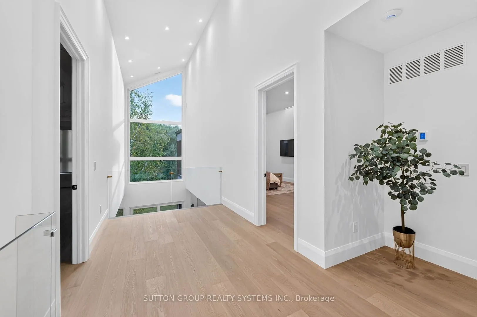 272 Renforth Drive