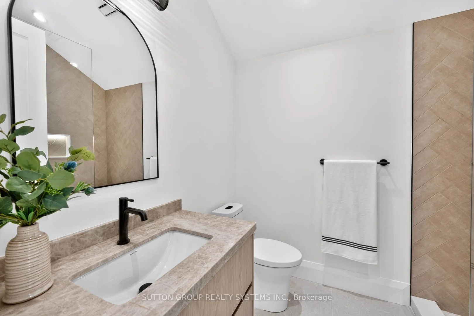272 Renforth Drive
