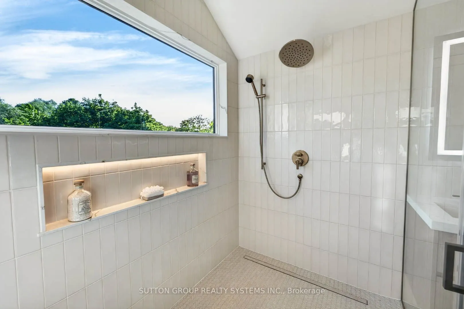 272 Renforth Drive