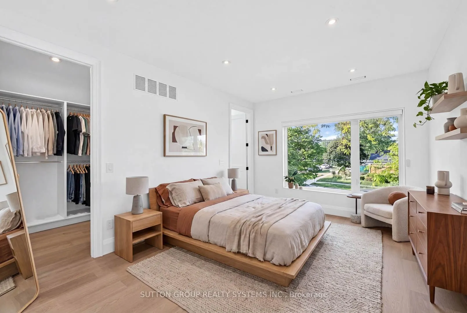 272 Renforth Drive