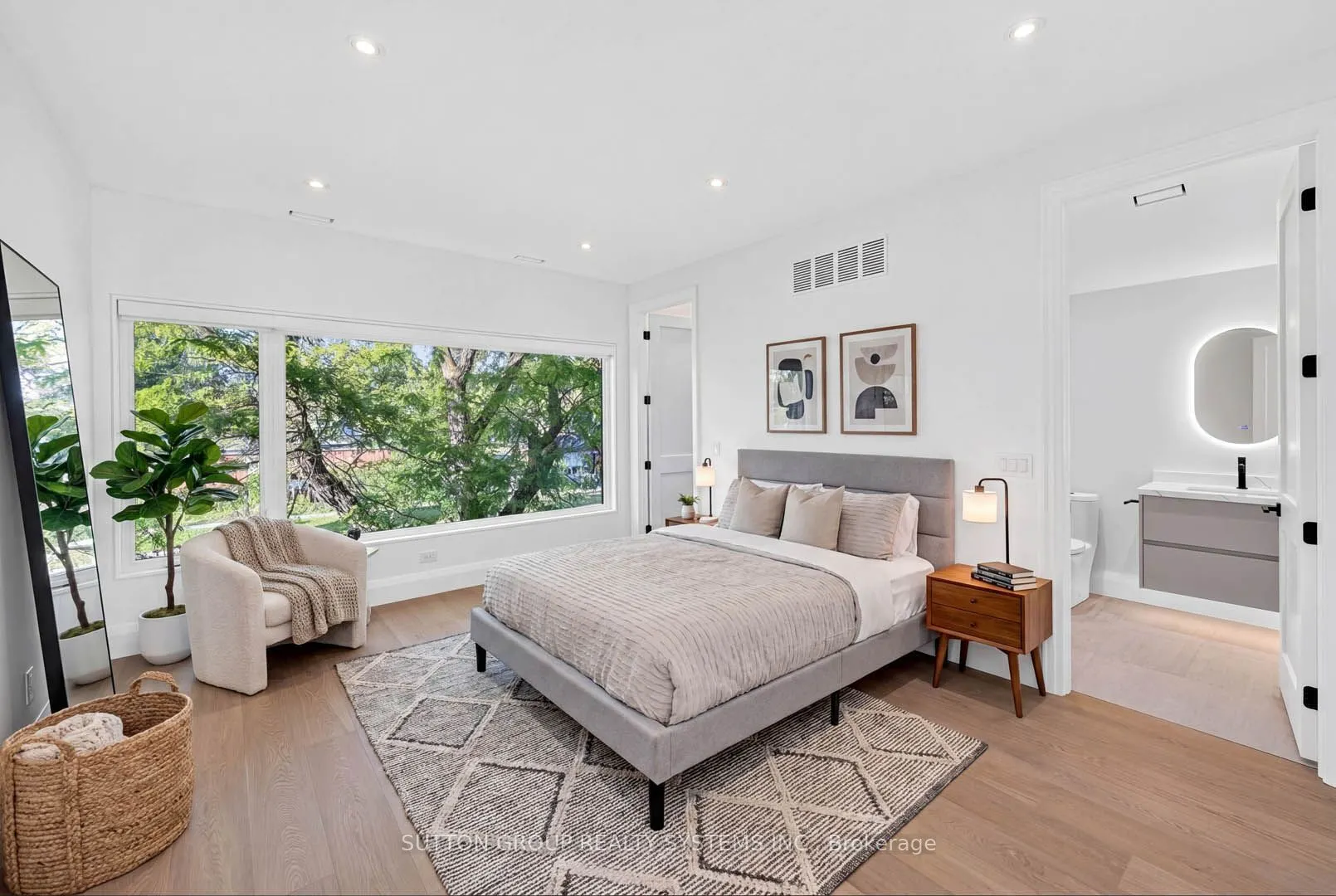 272 Renforth Drive