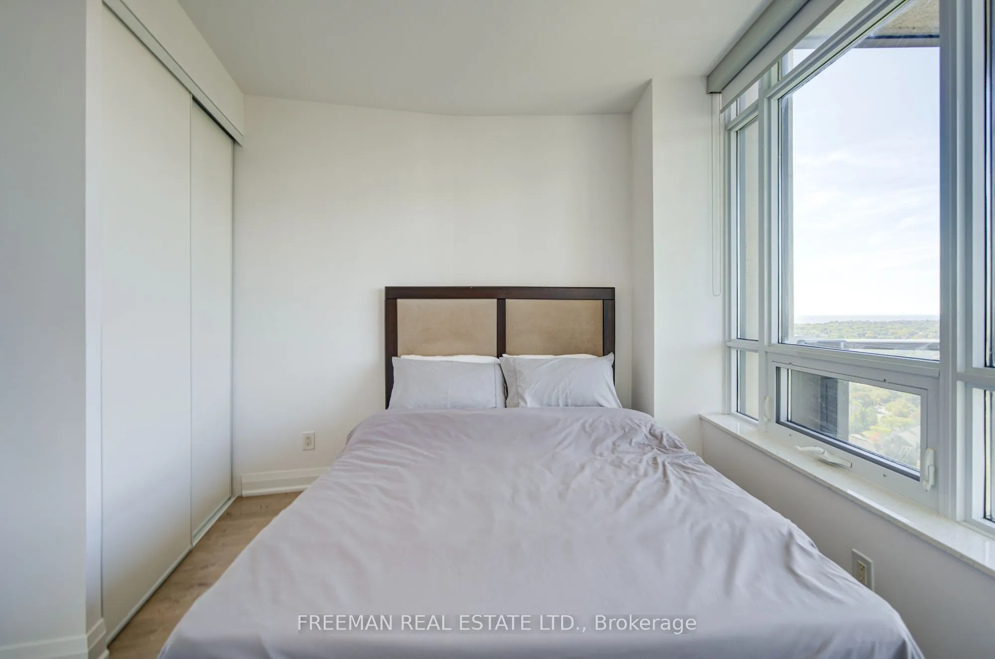 36 Park Lawn Road #2305