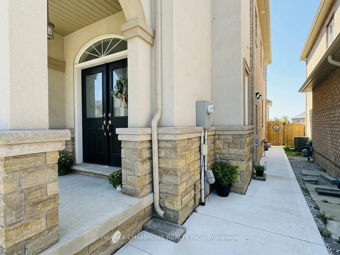13 Black Diamond Crescent #Bsmt-1