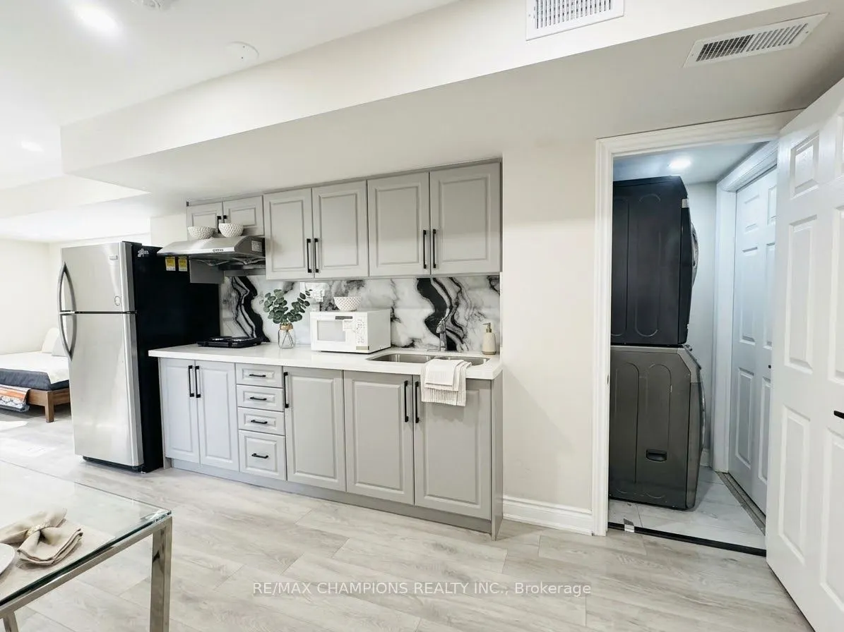 13 Black Diamond Crescent #Bsmt-1